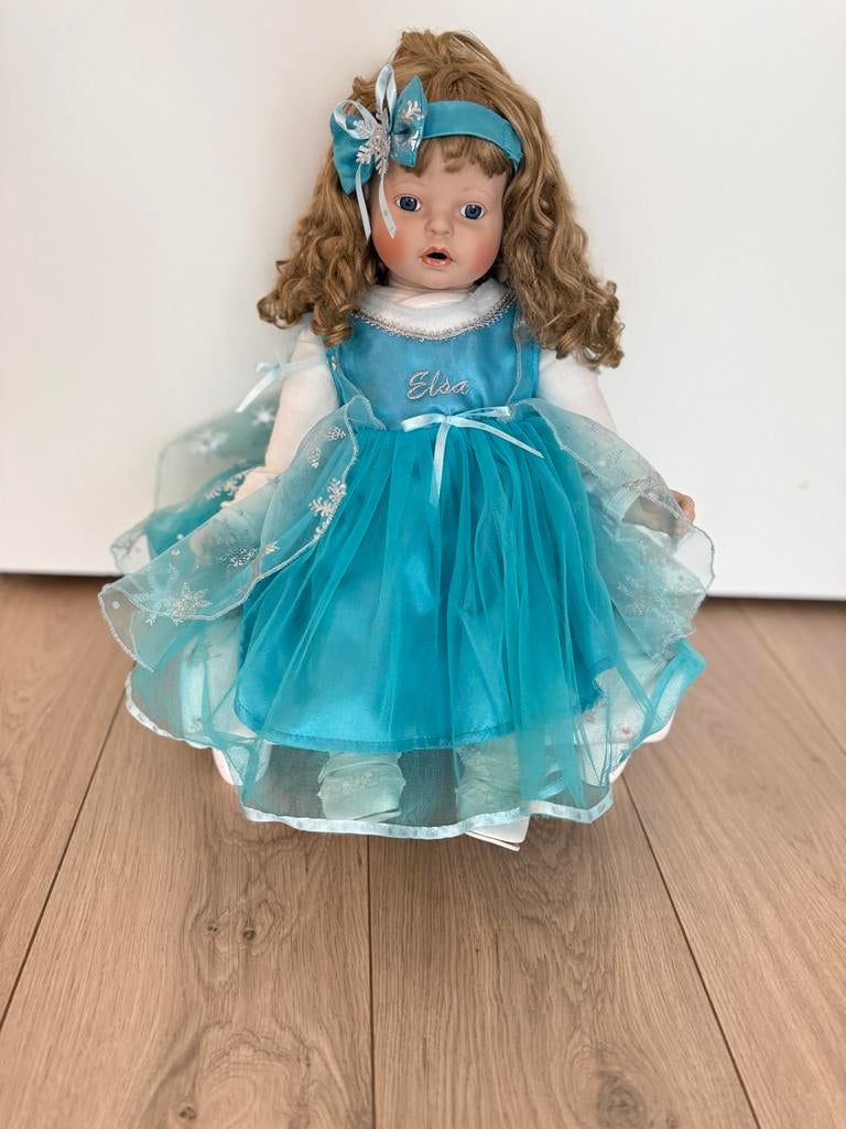 Porseleinen Elsa Pop - Frozen Thema, Kinderen en Baby's, Speelgoed | Poppen, Ophalen of Verzenden, Zo goed als nieuw, Overige typen