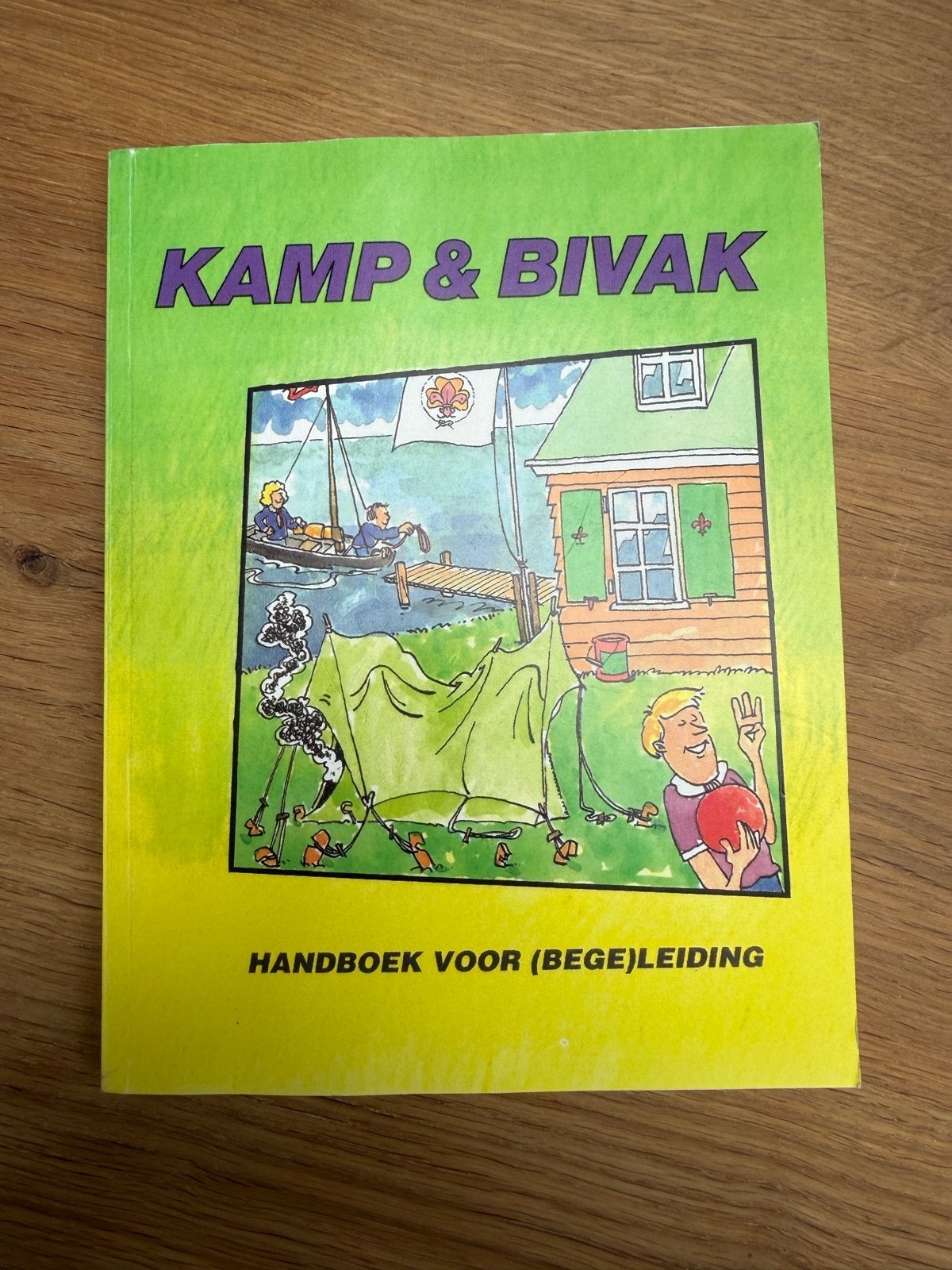 Kamp & Bivak: Handboek voor (bege)leiding Scouting, Ophalen of Verzenden, Zo goed als nieuw, Overige onderwerpen, Geschikt voor kinderen