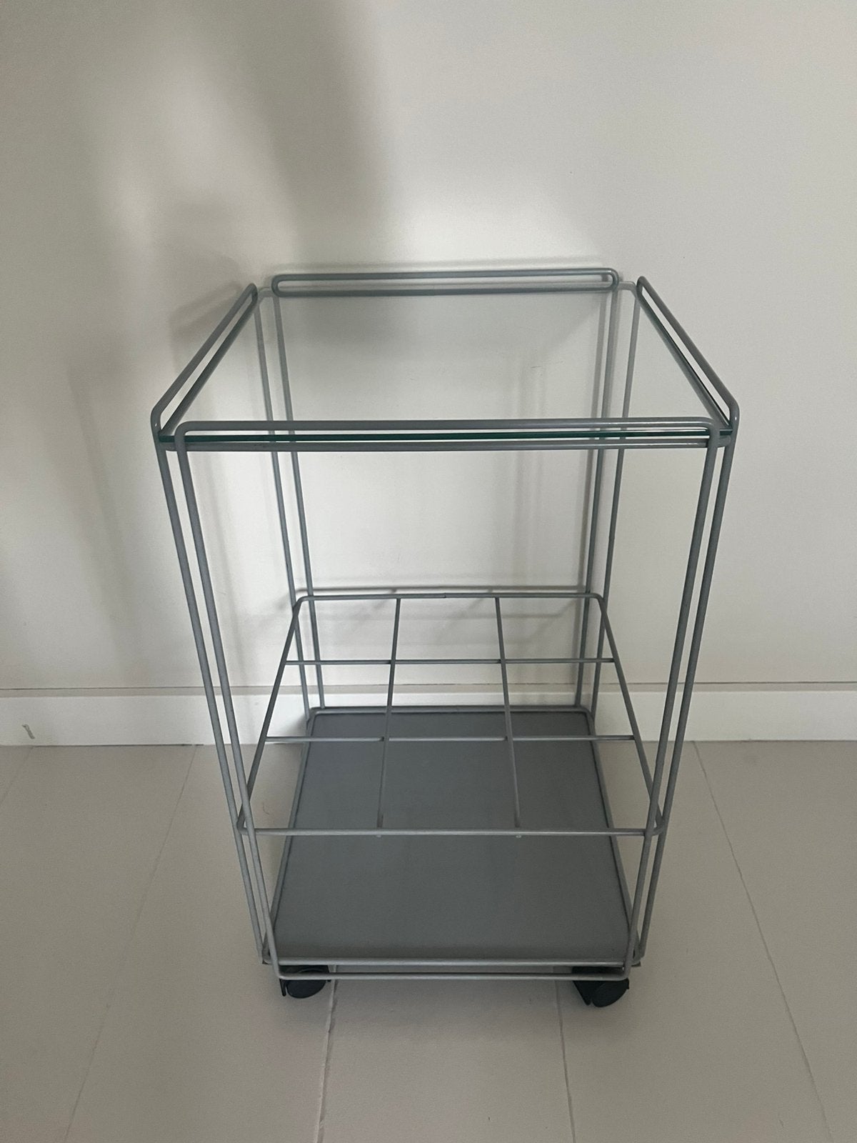 Max Sauze voor Atrow 'Isocele' bar cart bijzettafel 1970's, Minder dan 55 cm, Metaal of Aluminium, Rechthoekig, Ophalen