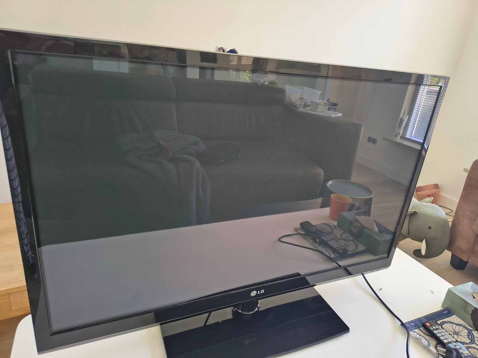 LG TV met afstandsbediening, 42 inch - Goede staat, Ophalen, Gebruikt, 100 cm of meer, LG