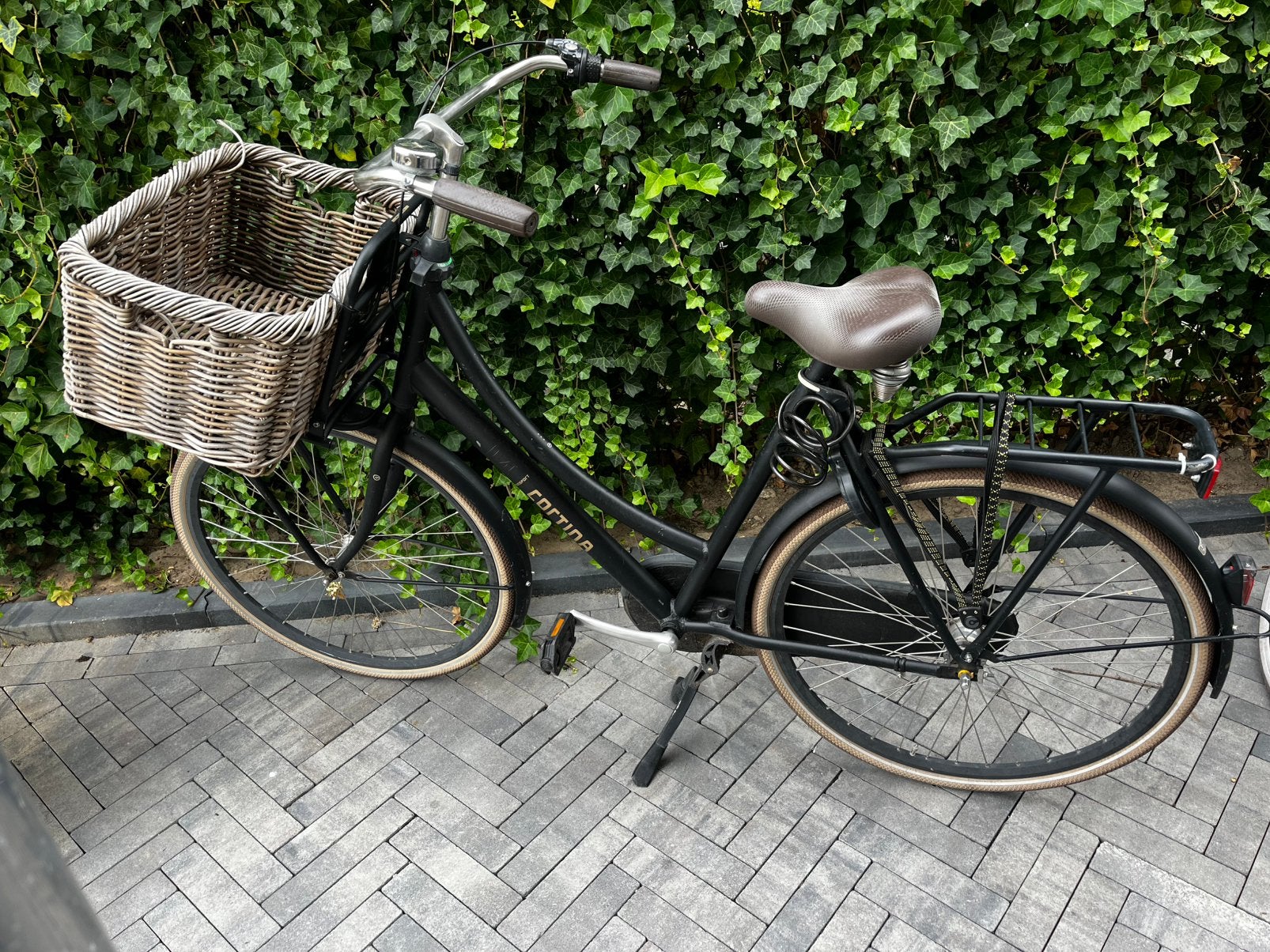 Goede zwarte damesfiets Cortina U4, Terugtraprem, Versnellingen, Zo goed als nieuw, Ophalen