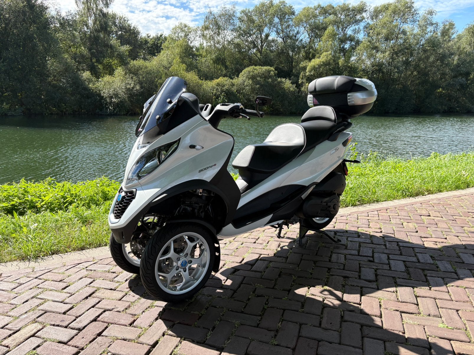 Piaggio MP3 500 LT HPE ABS SPORT! ZGAN Weinig KM! Extra’s!, Scooter, Occasion, 4 cilinders, Particulier