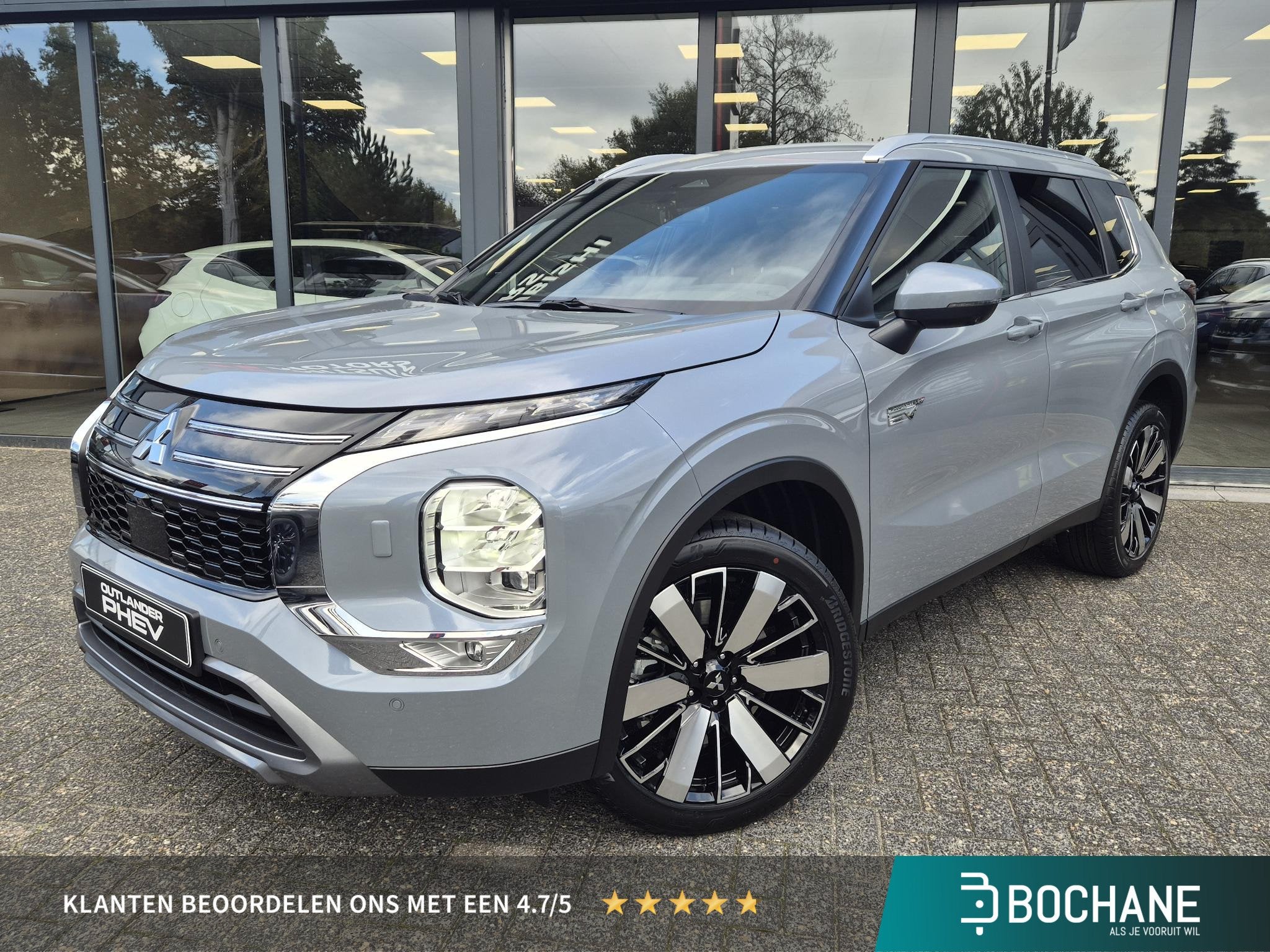 Mitsubishi Outlander 2.4 PHEV Intense+ | Nieuw uit voorraad, Auto's, Automaat, Verwarmde buitenspiegels, Outlander, 4 cilinders