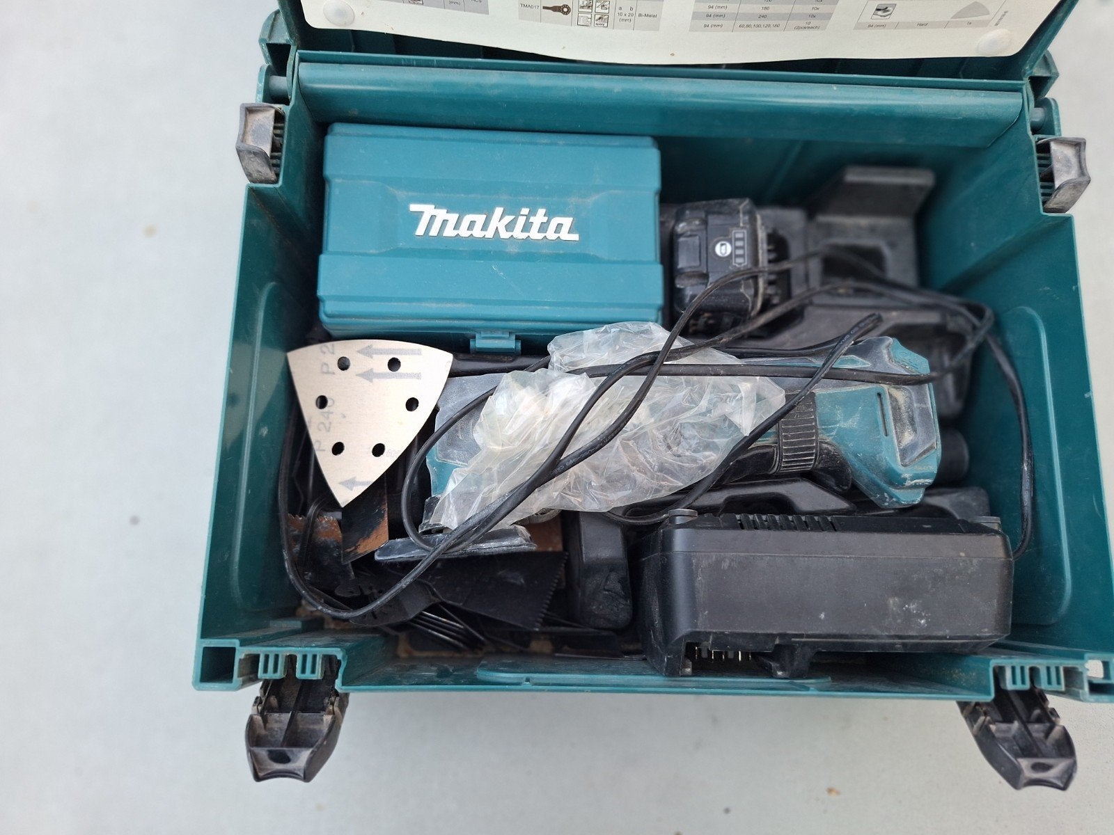 Makita Multitool TM30DZJX4 met accessoires en batterij, Doe-het-zelf en Verbouw, Gereedschap | Handgereedschap, Ophalen, Nieuw