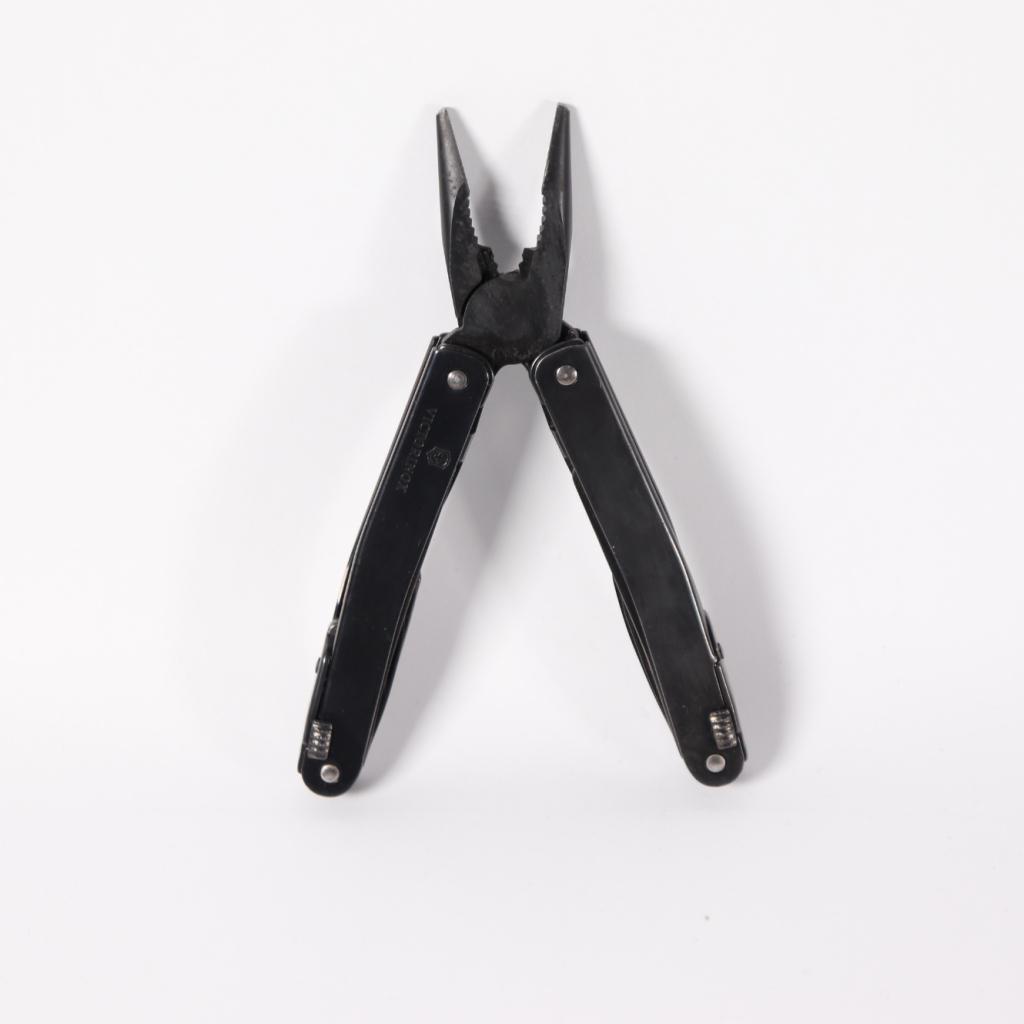 Victorinox Multitool - B Grade, Flex Ltd., Gebruikt, https://flex.com/contact-us, Nobelstraat 10, 5807 GA Oostrum LB, Limburg, Nederland