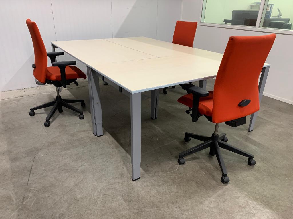 Vepa tweedehands bureau's - 3 persoons werkplekken eiland, Huis en Inrichting, Bureaus, Ophalen of Verzenden, In hoogte verstelbaar