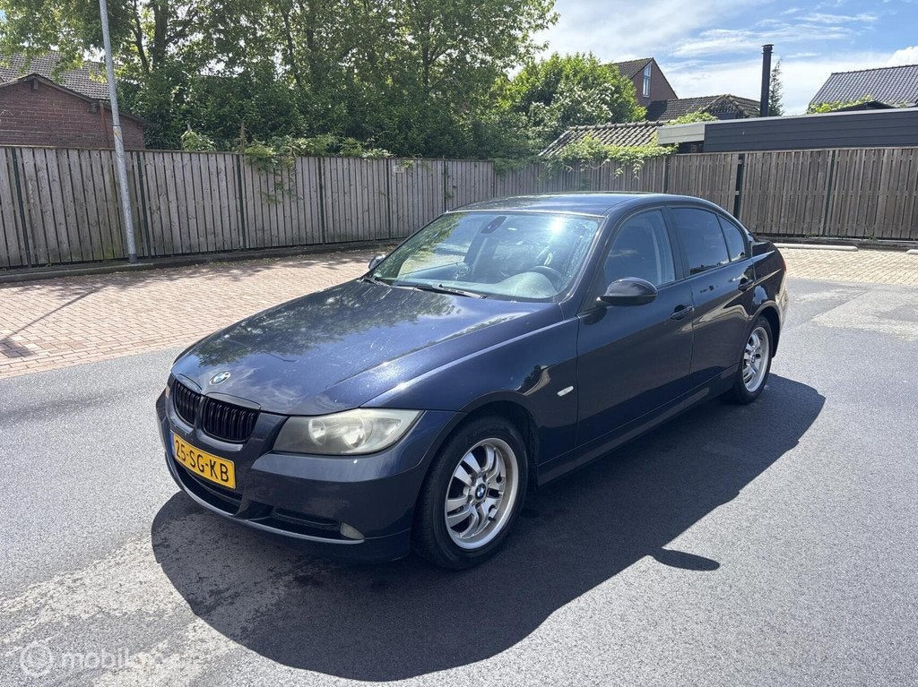 BMW 3-serie 318i Executive 2006 Nieuwe Apk Nette Auto, Auto's, Achterwielaandrijving, 4 cilinders, 129 pk, Blauw
