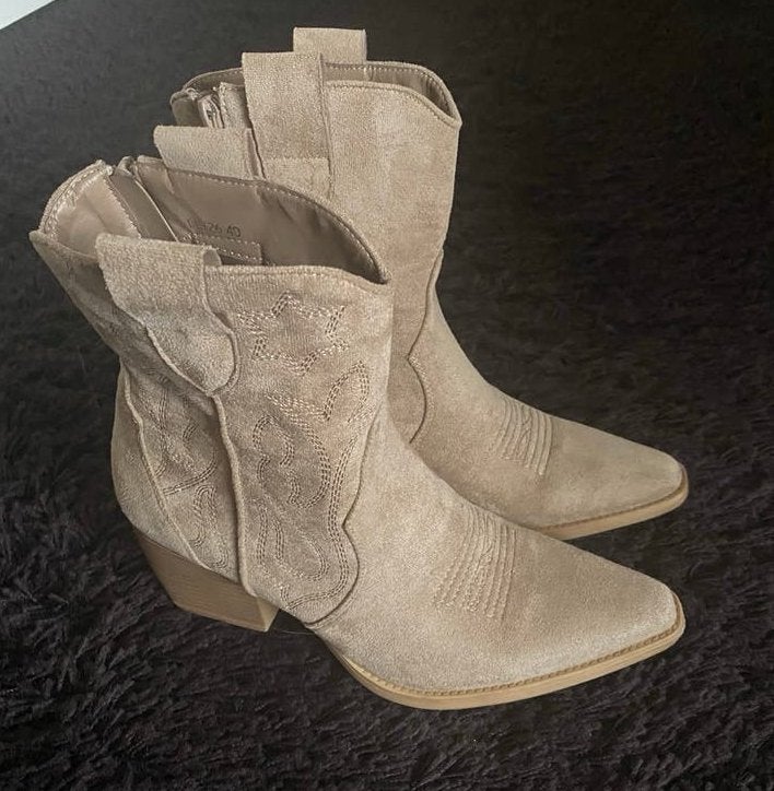 Laarsjes Ibiza-Bohemian stijl, zand-beige, maat 40, nieuw, Beige, Lage of Enkellaarzen, Nieuw, Ophalen of Verzenden