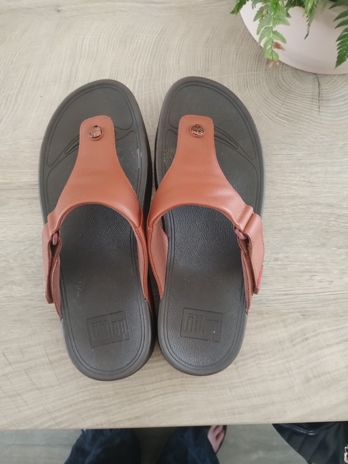 Nieuwe Fitflop sandalen maat 45- Ongebruikt, Ophalen of Verzenden, Nieuw, Bruin