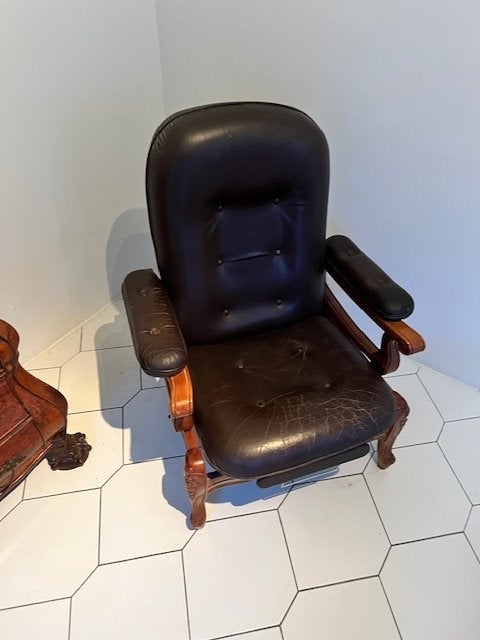 Lederen Relax Stoel, Huis en Inrichting, Fauteuils, Ophalen, Gebruikt, 100 tot 125 cm, Bruin leer en donker hout