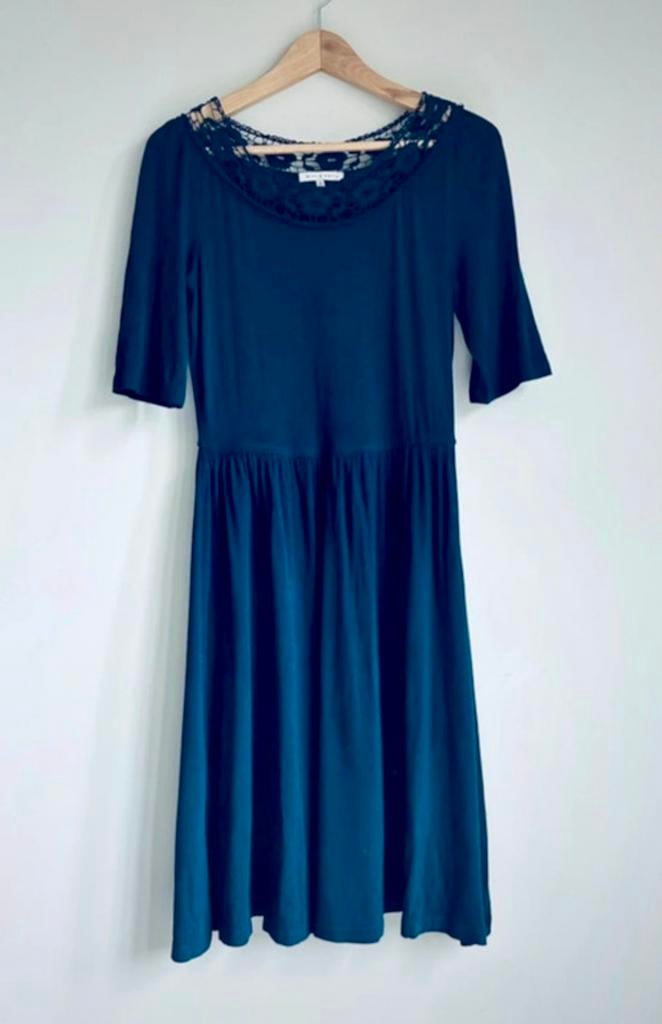 Mooie blauwe jurk Mint & Berry draagmaat S/M, Ophalen of Verzenden, Zo goed als nieuw, Maat 36 (S)