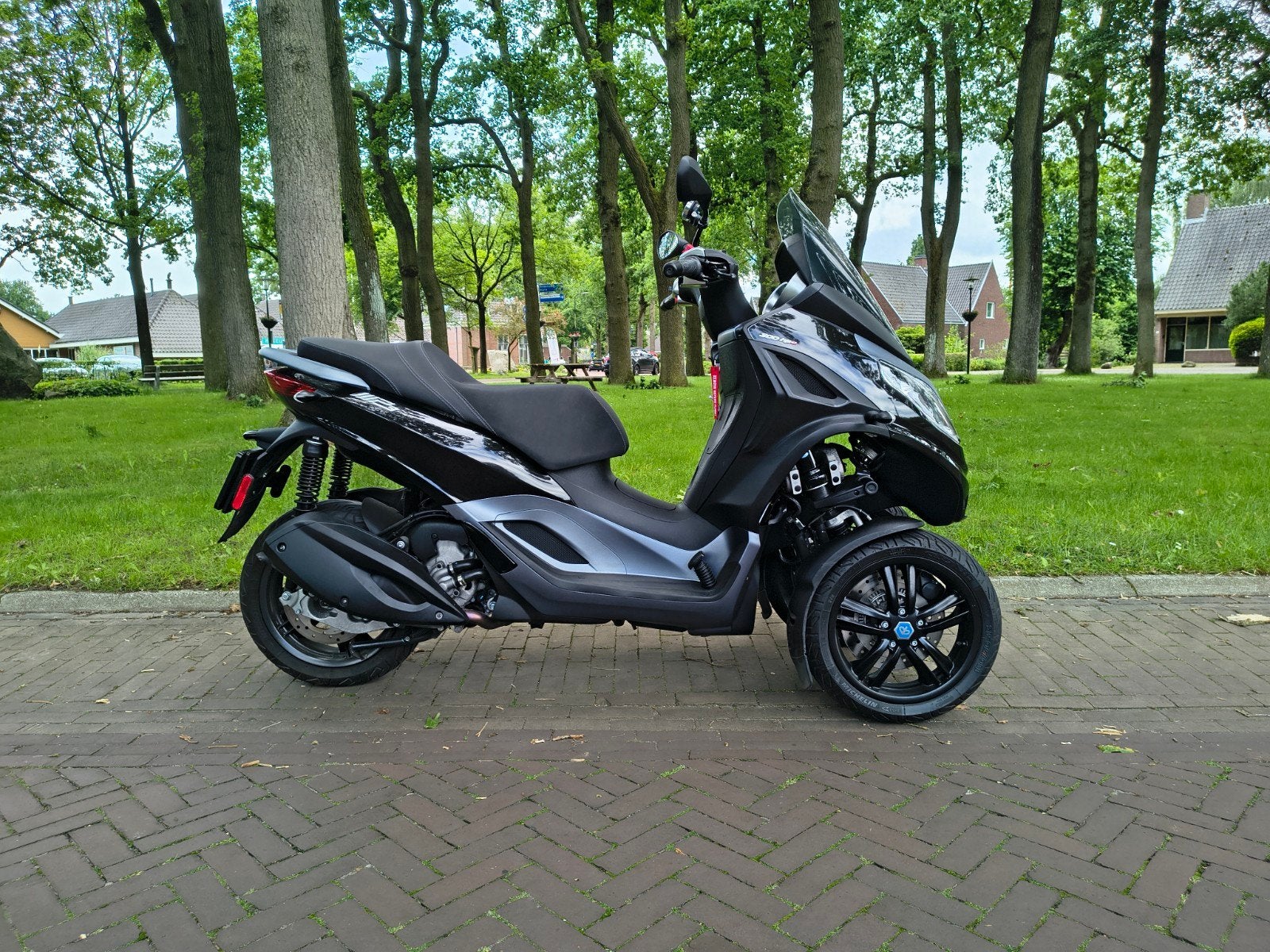 Prachtige Piaggio MP3/300 HPE. Nieuwstaat. 5053km!, Ophalen, Zo goed als nieuw, Benzine, Overige modellen