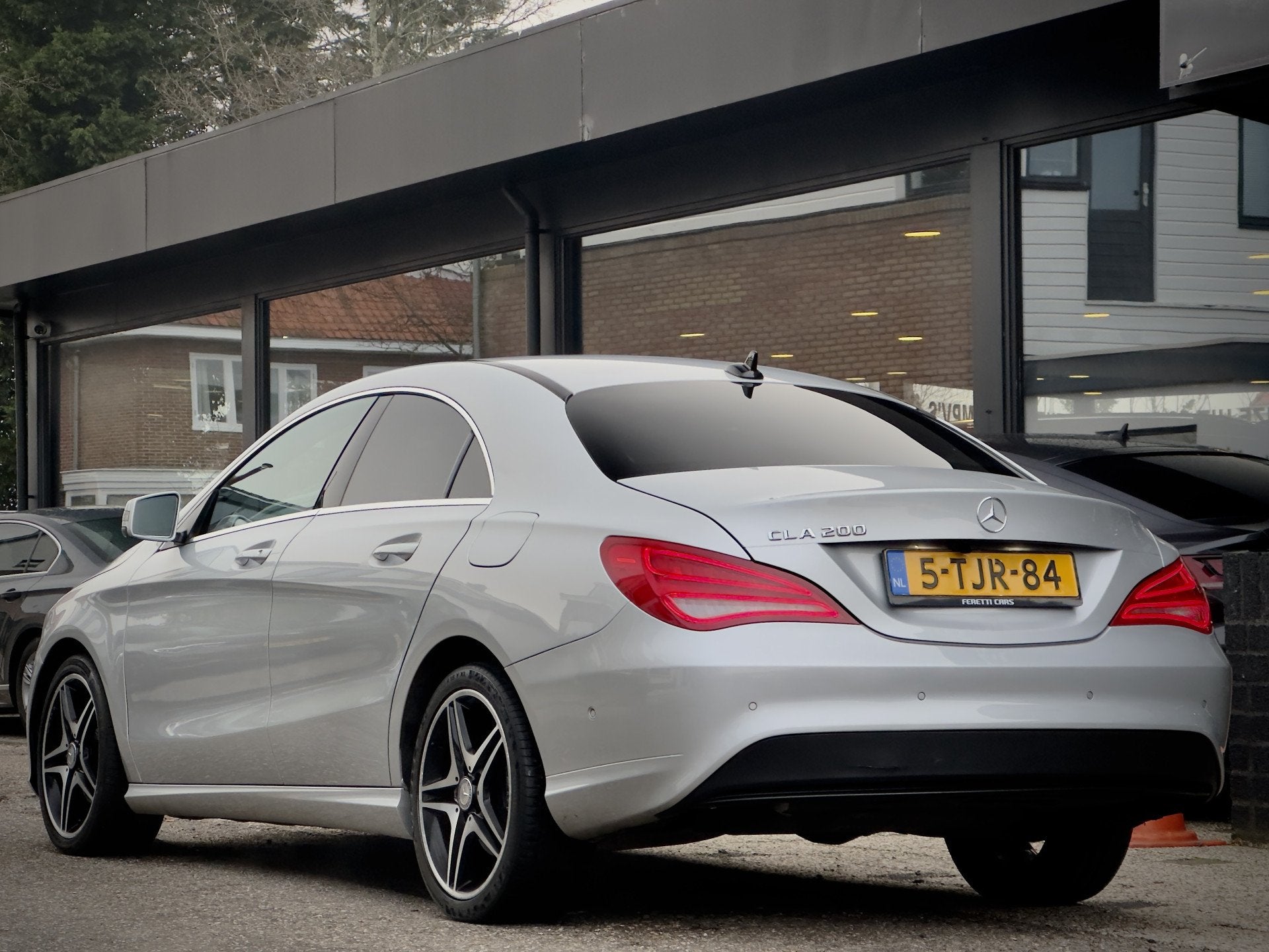 Mercedes-Benz CLA-Klasse 200 AUT6 AMG-LINE LEDER NAVI CAMERA, Auto's, Gebruikt, Zwart, 715 kg, Leder en Stof