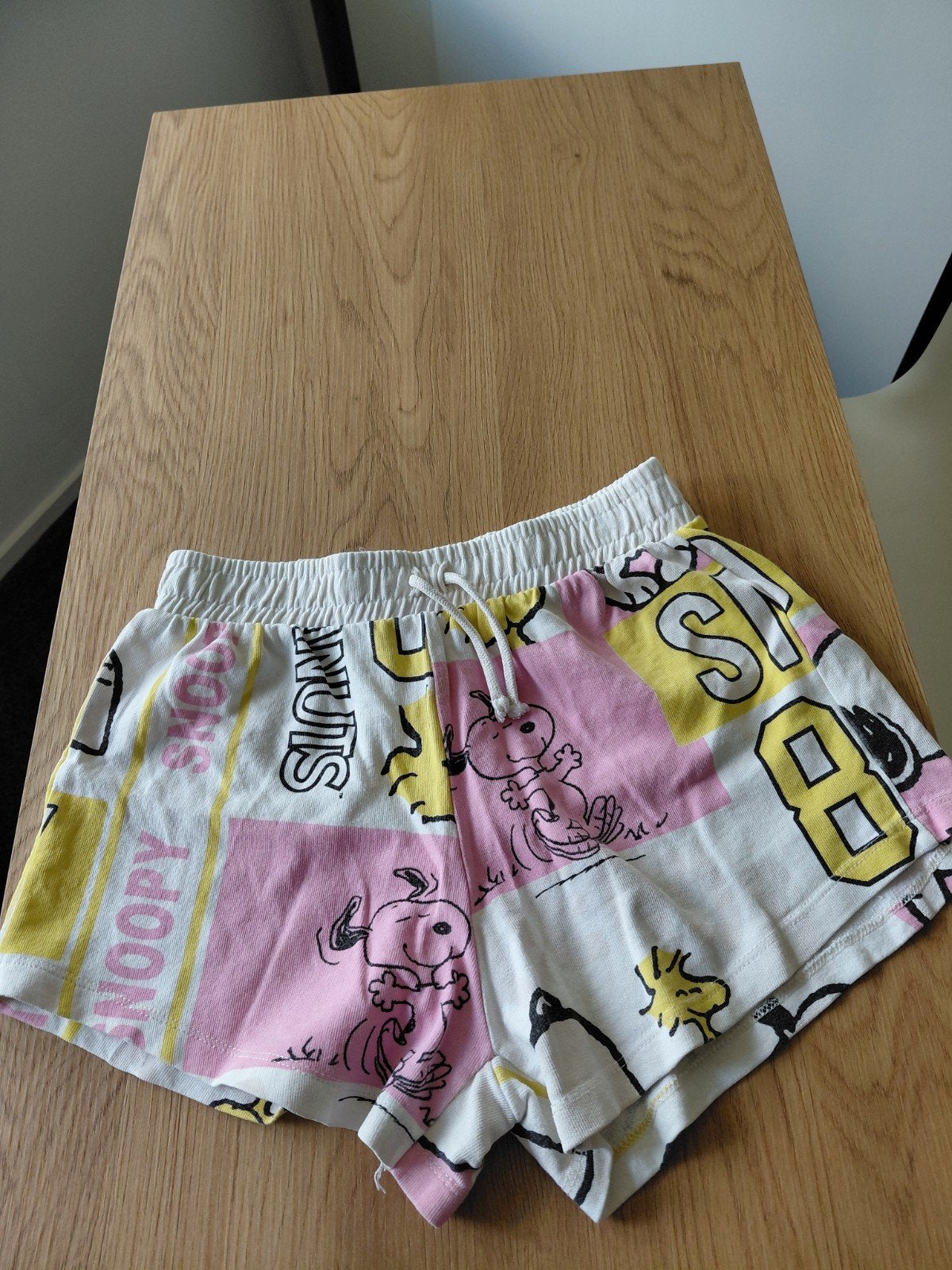 leuke korte broek Snoopy Peanuts Zara 152/158 1 euro, Broek, Gebruikt, Meisje, Ophalen of Verzenden