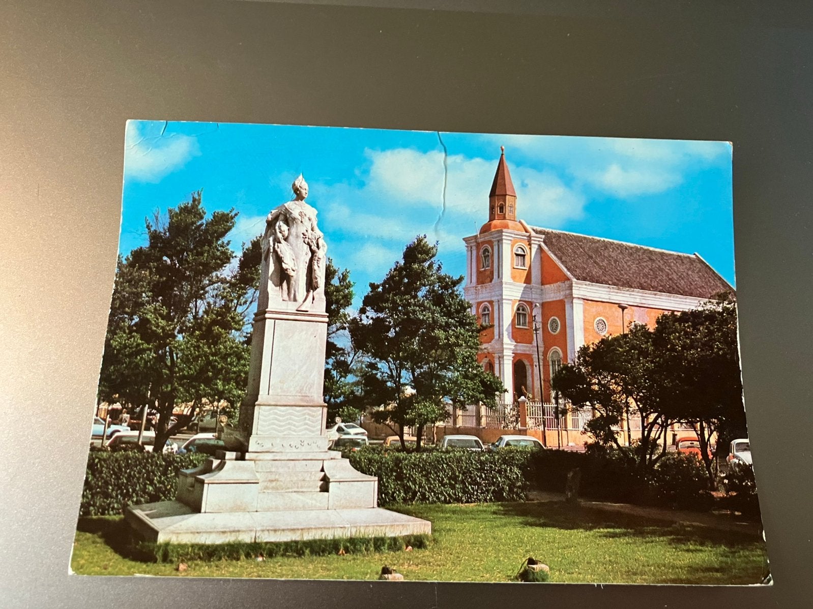 Ansichtkaart Curacao, wilhelmina beeld en emanuel tempel, Ophalen of Verzenden, Voor 1920
