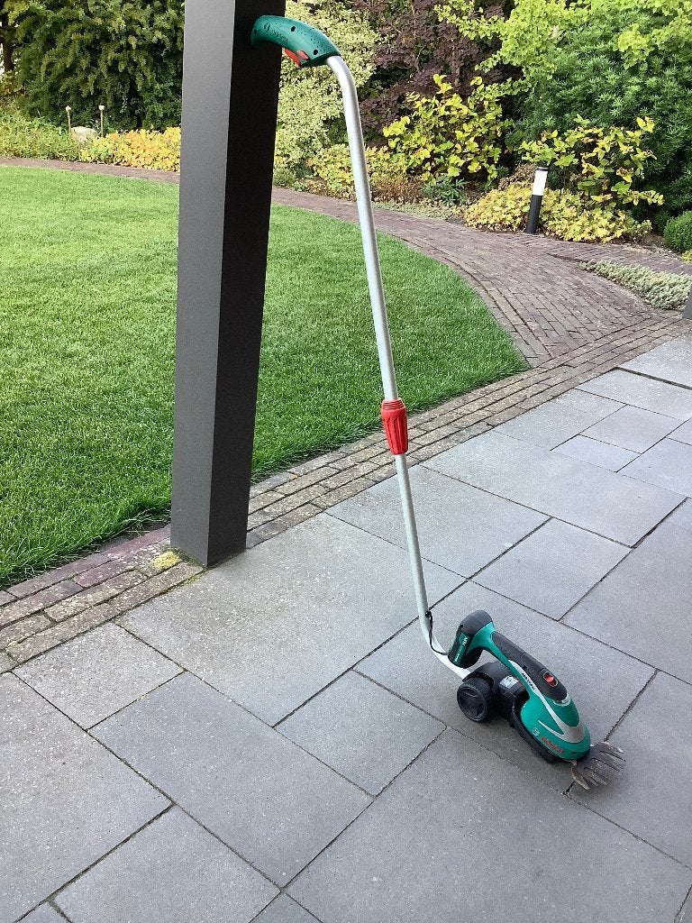 Grasschaar Bosch AGS 10,8 Li met telescoopsteel, Ophalen, Gebruikt, Minder dan 30 cm, Accu-grasmaaier