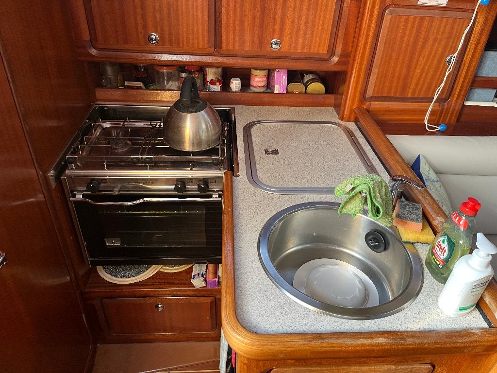 Foto 4 van Zeilboot Bavaria 34-3 uit 2000