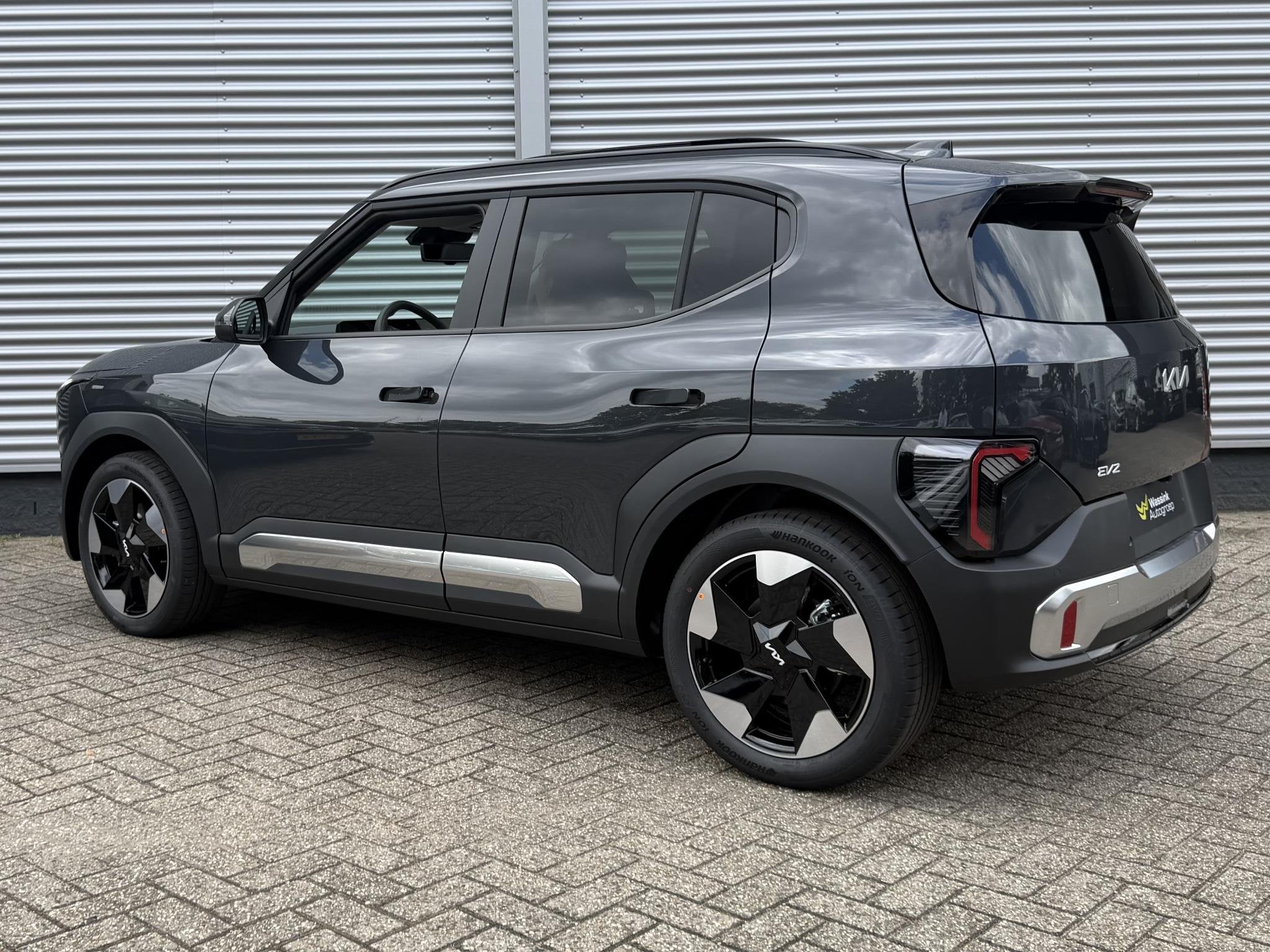 Kia EV2 Plus Advanced 42.2 kWh | Schuif/Kanteldak | Harman/K, Stof, Overige modellen, Automatische klimaatregeling, 1545 kg