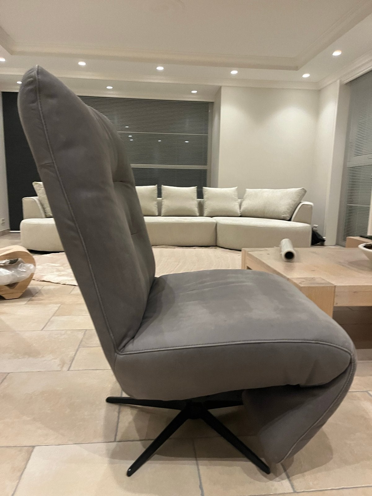 fauteuil - Grijs, Elektrisch Verstelbaar, Huis en Inrichting, Ophalen, 100 tot 125 cm, Zo goed als nieuw, Stof