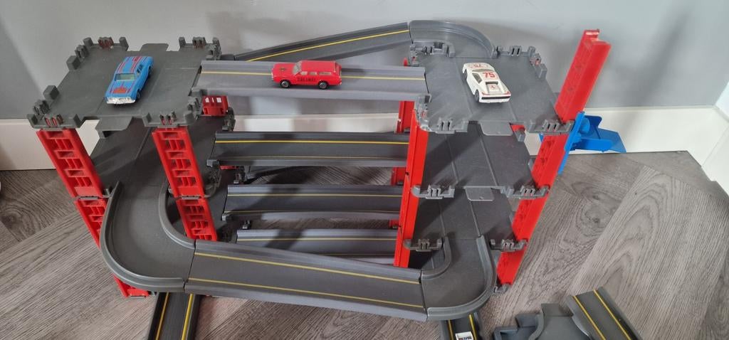 Matchbox Superfast Garage en Baanset met Auto's, Ophalen of Verzenden, Gebruikt