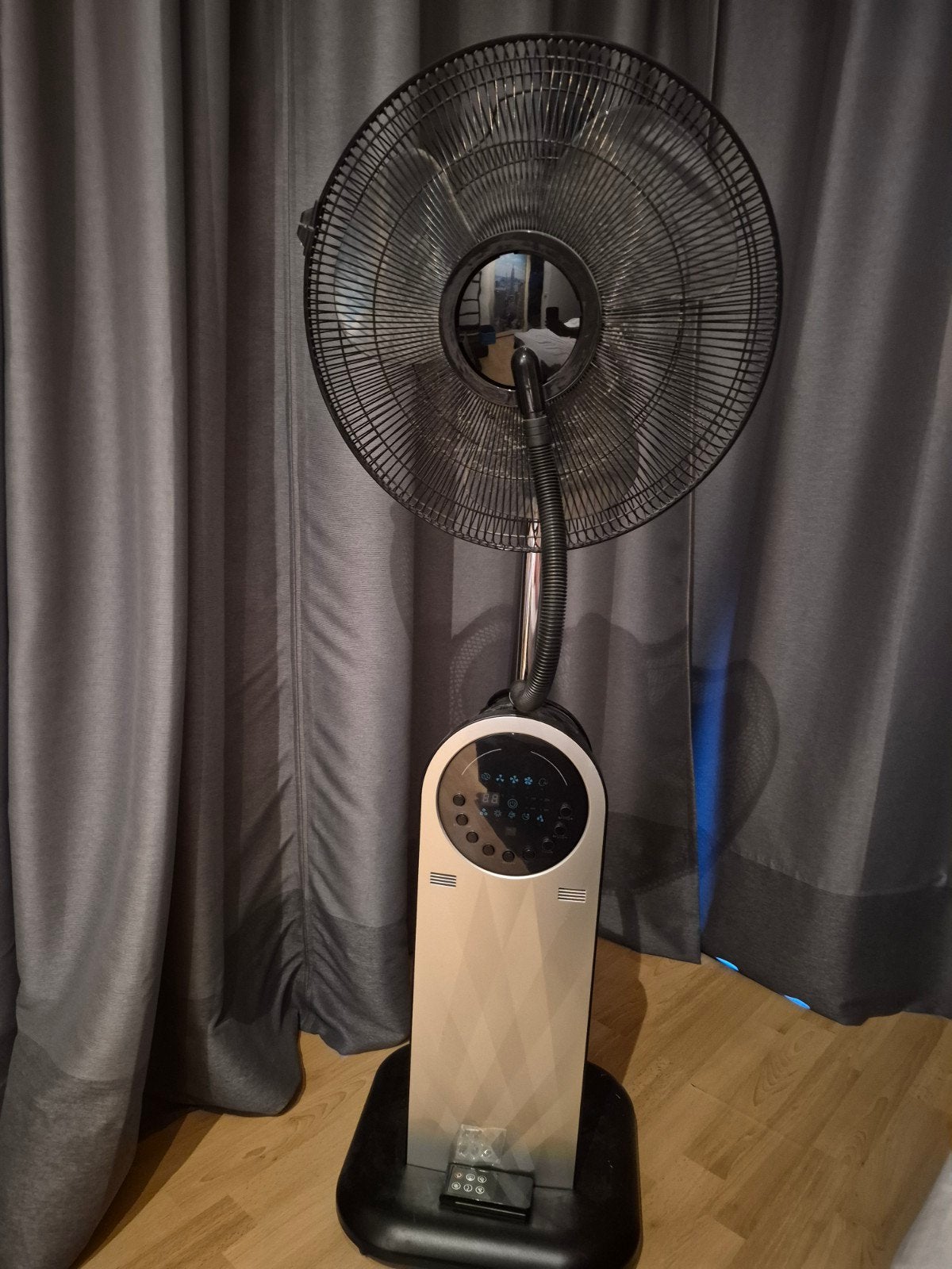 Statiefventilator met afstandsbediening en vernevelaar, Ophalen, Ventilator met afstandsbediening, Gebruikt, Statiefventilator