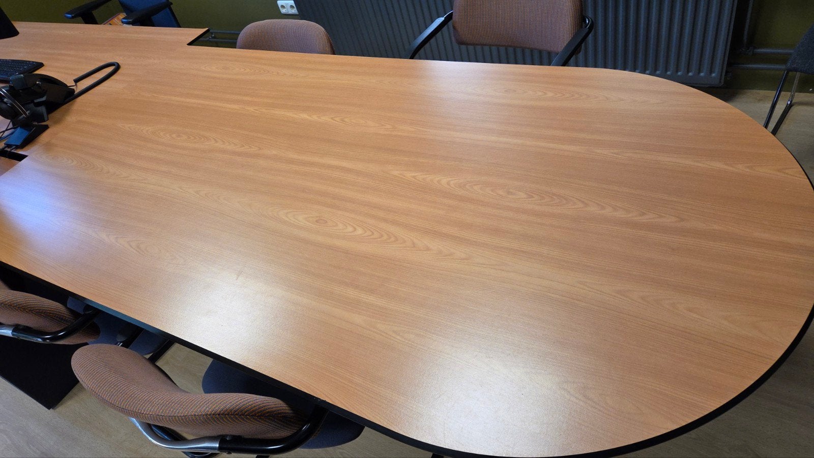 Gratis bureau, 2 kasten, tafel, ladenblokken en stoelen, Huis en Inrichting, Bureaus, Ophalen