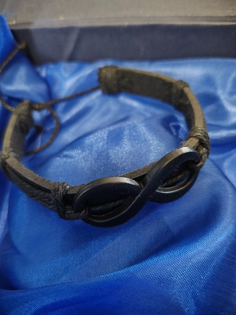 Super leuke leren armbandjes deel 1, Ophalen of Verzenden, Nieuw, Leer, Met bedels of kralen