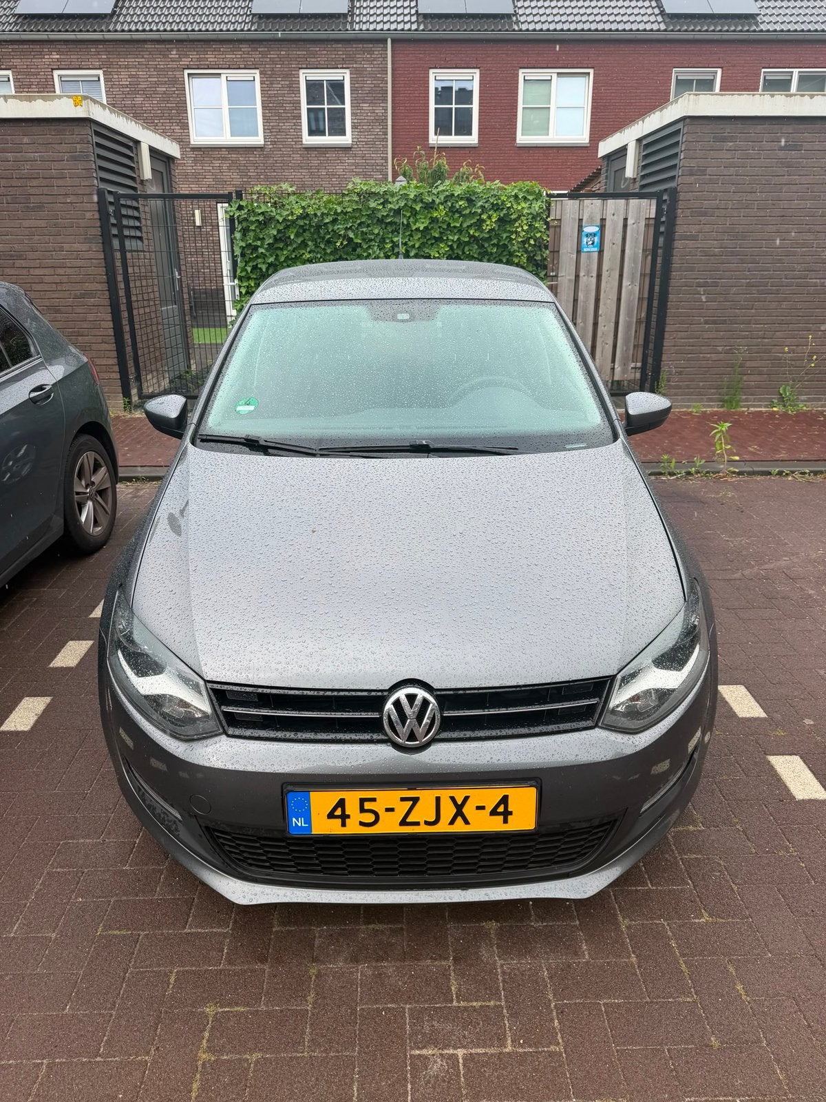Volkswagen Polo 1.2 TSI 66KW 2012 Grijs, Auto's, Voorwielaandrijving, 40 €/maand, 4 cilinders, Origineel Nederlands