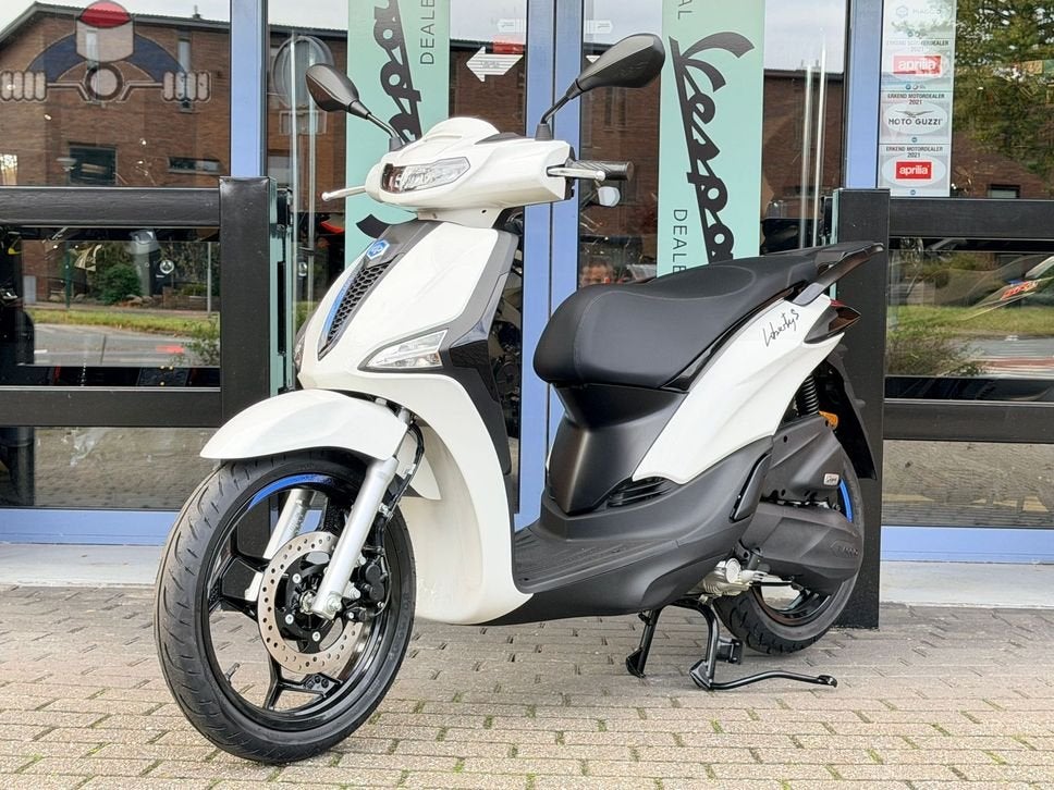 Nieuwe Piaggio Liberty Sport 50 Bianco Luna 4t iget 2026