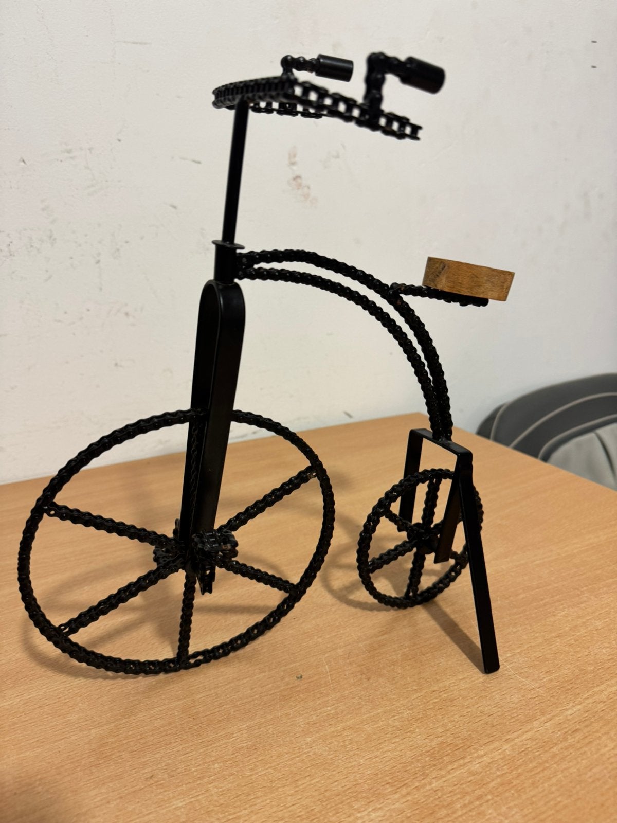 Antieke Hoge Bi Beeld gemaakt van de ketting ( 34 cm hoog ), Antiek en Kunst, Ophalen of Verzenden