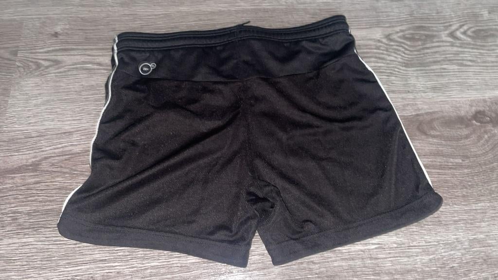 sportbroek zwart puma maat 128  verzendkosten, Ophalen of Verzenden, Gebruikt, Jongen of Meisje, Sport- of Zwemkleding