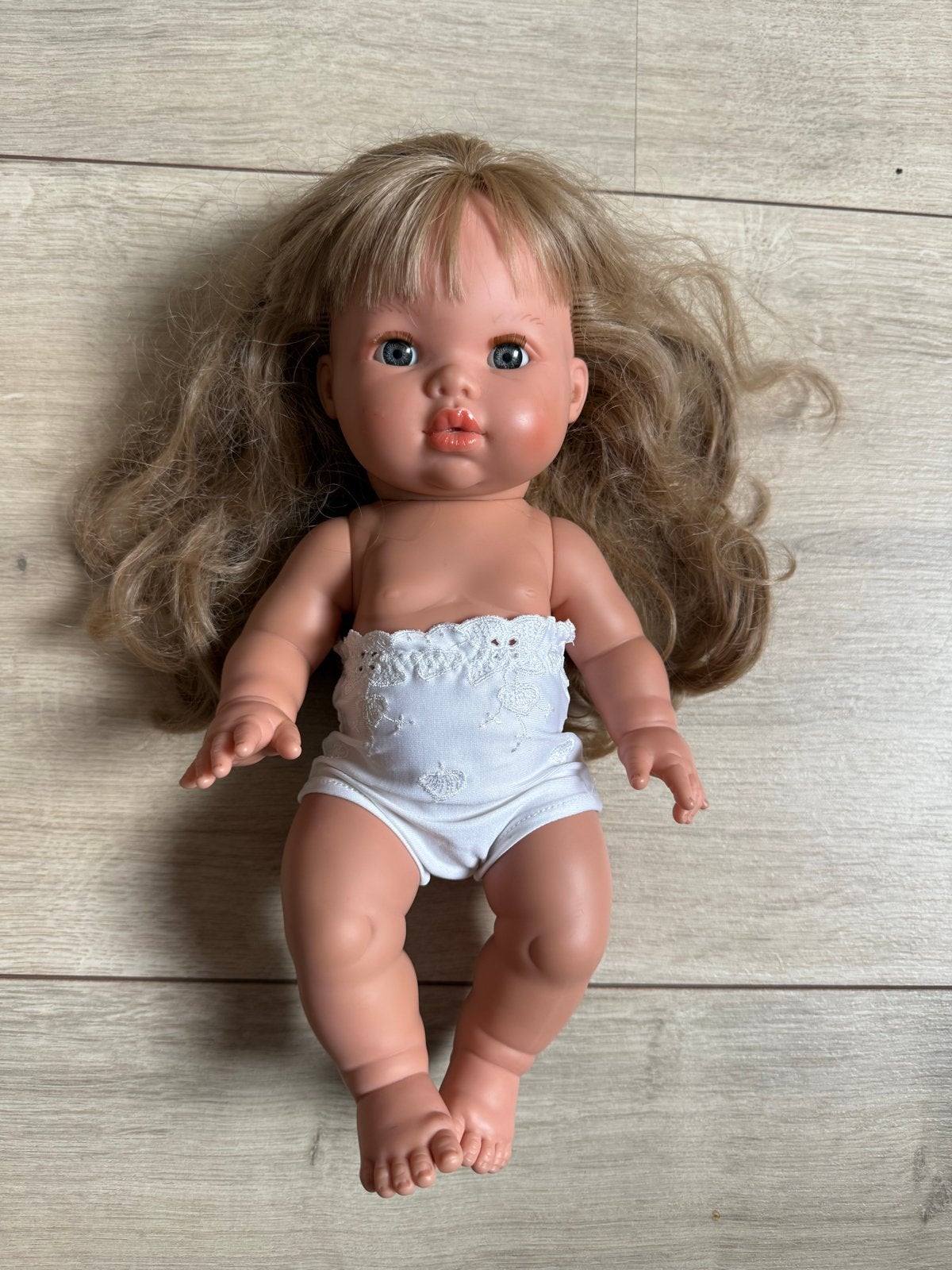 Mini Colettos Lyla - Spaanse designpop met pyjama, Ophalen of Verzenden, Zo goed als nieuw, Overige typen