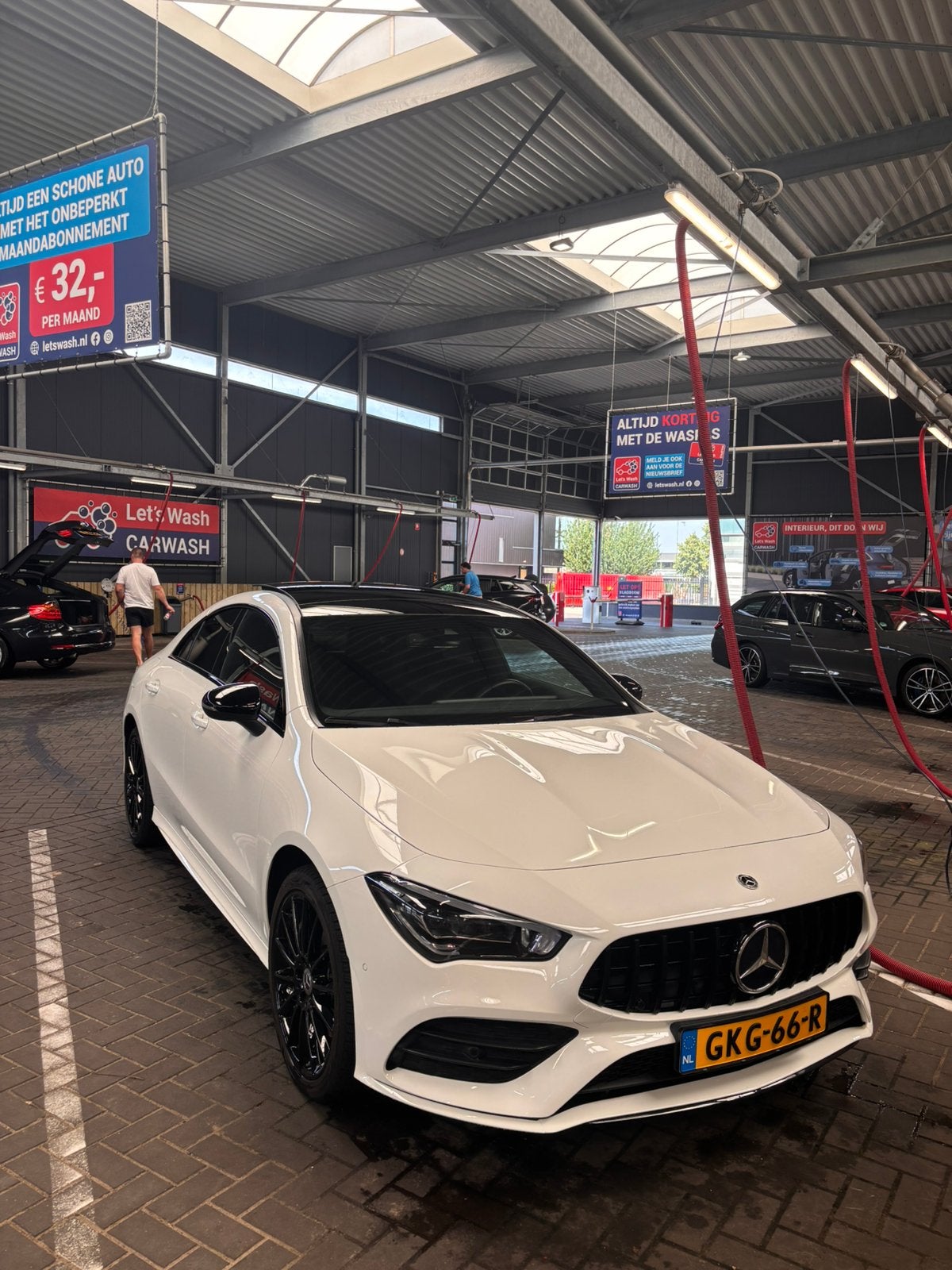 Mercedes-Benz CLA 250 e AMG 218pk 8G-DCT 2021 Wit, Zwart, 160 pk, Alcantara, Wit
