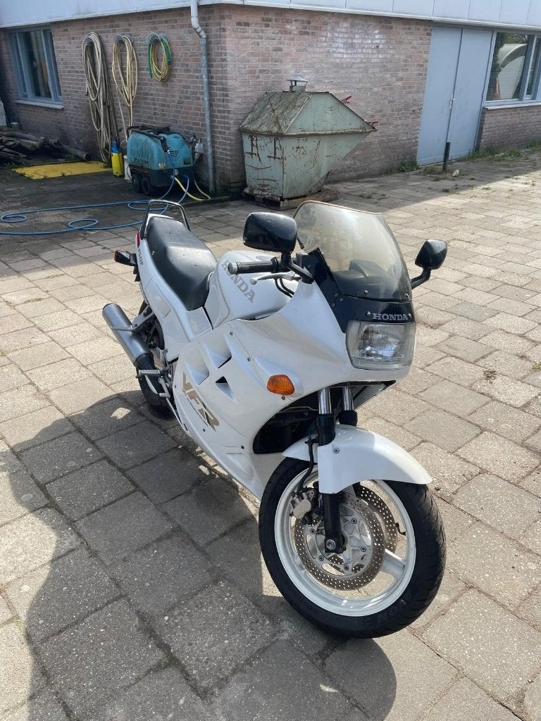 Honda VFR 750F - Klassieke Toermotor, Motoren, 750 cc, 4 cilinders, Motorrijbewijs A, Meer dan 35 kW