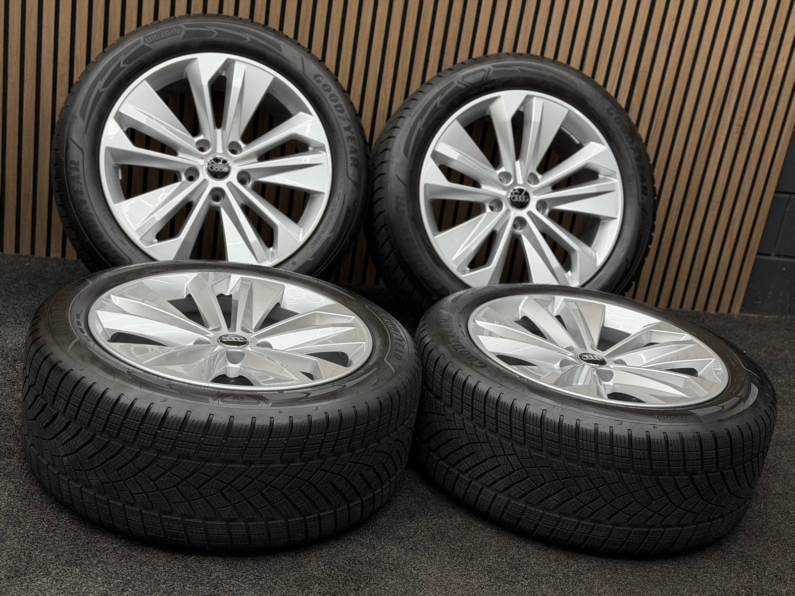 ZGAN! Originele 20 inch Audi Q6 SQ6 E-Tron 5x130 Goodyear AO, Auto-onderdelen, Banden en Velgen, Ophalen, 255 mm, ., Banden en Velgen