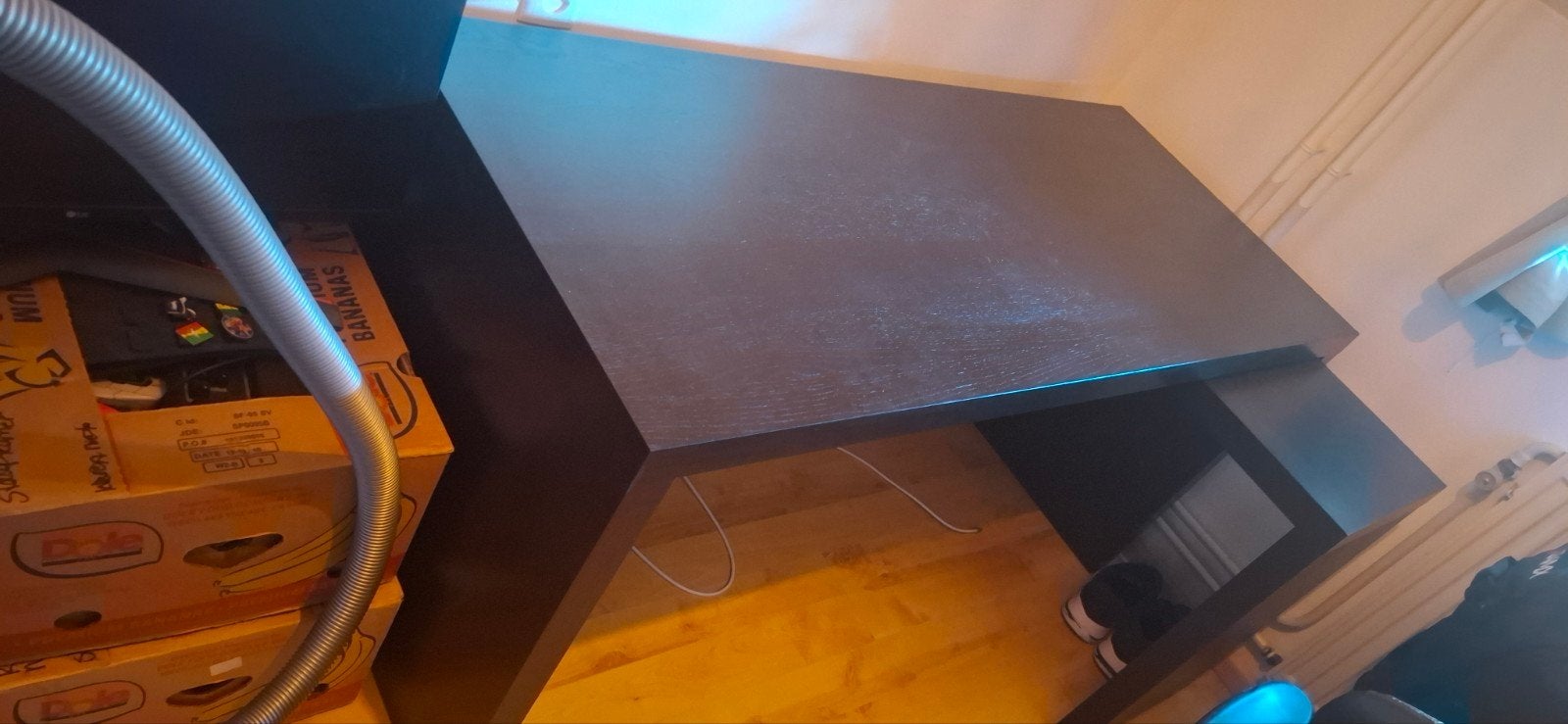 IKEA Malme Bureau Zwart met uitschuifbaar deel, Huis en Inrichting, Ophalen, Gebruikt, Spaanplaat of MDF, IKEA