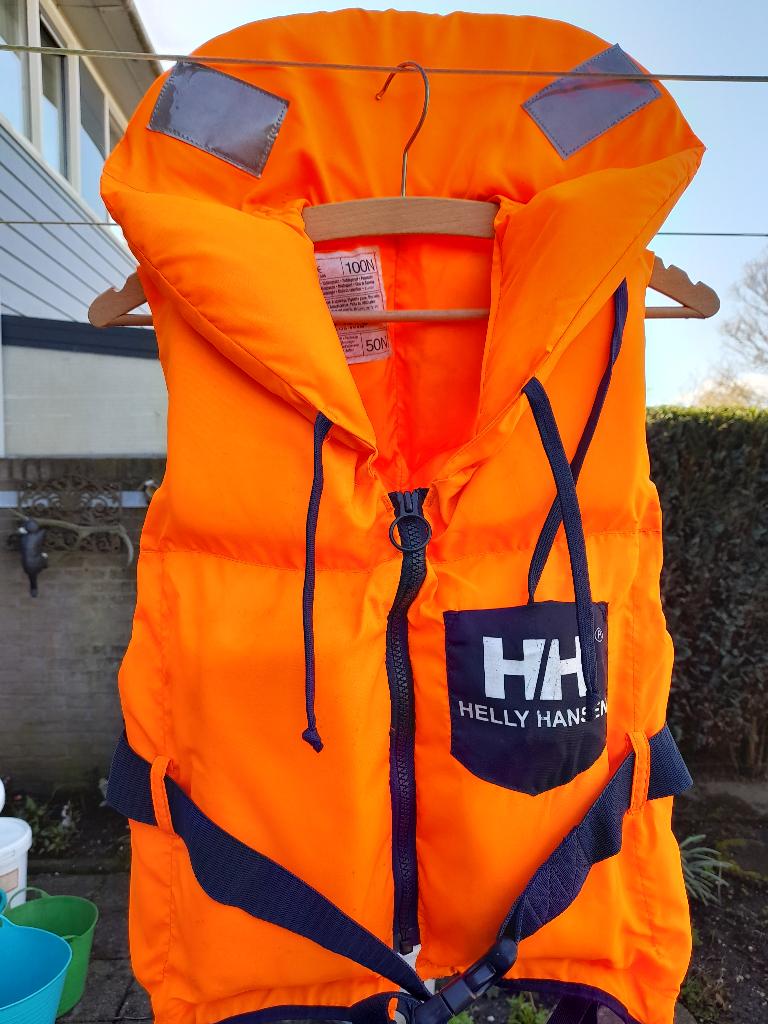 HELLY HANSEN  KIND reddingsvest 30-40 kilo, Watersport en Boten, Watersportkleding, Zo goed als nieuw, Reddingsvest of Zwemvest