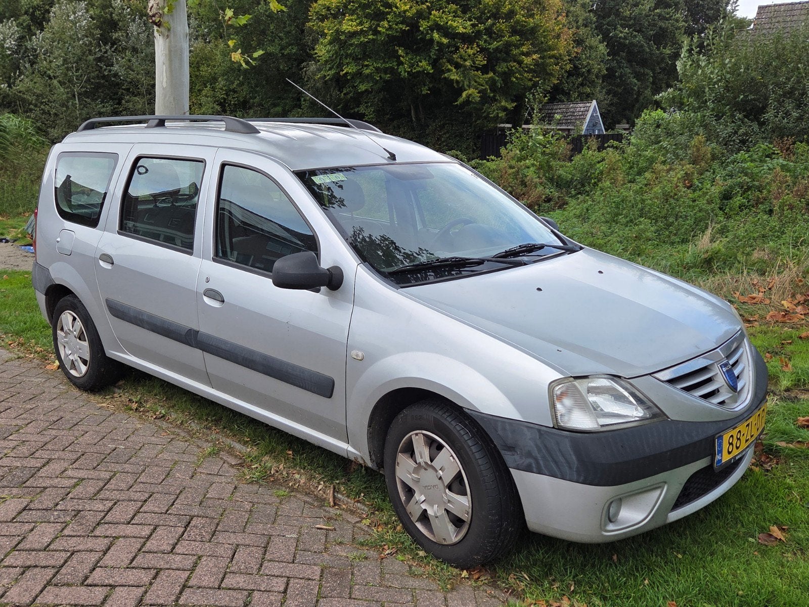 Dacia Logan 1.6 MCV 64KW 5P 2008 Grijs, Auto's, 4 cilinders, 620 kg, Origineel Nederlands, Stationwagon