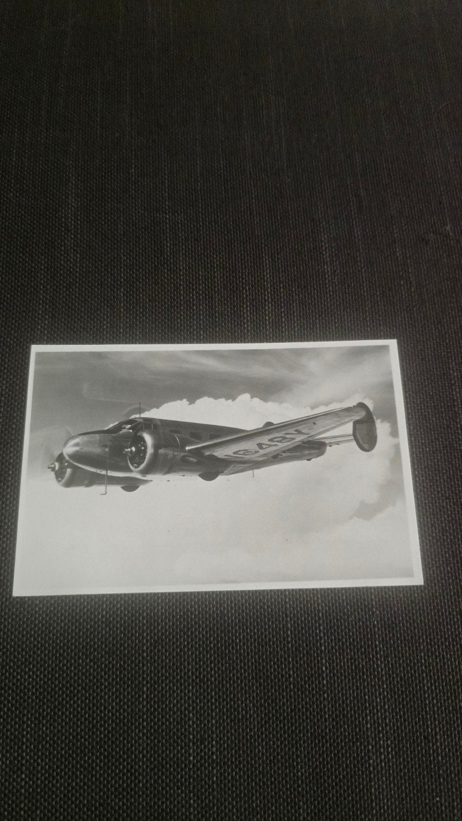 Ansichtkaart Vliegtuig Beechcraft D-18S, Verzamelen, Ophalen of Verzenden