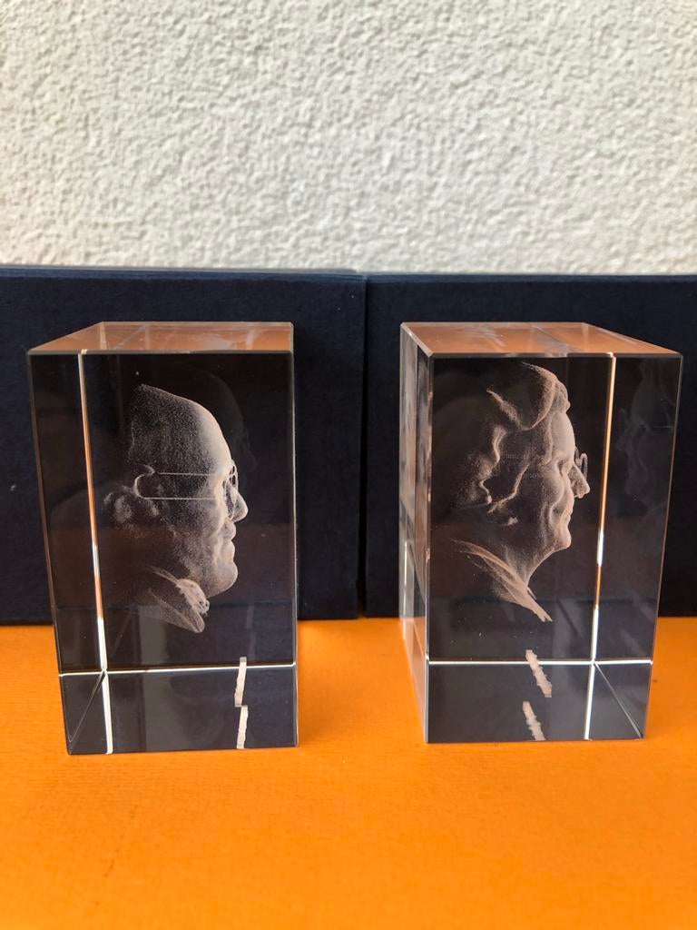 Glazen Press-Papier Juliana / Bernhard, Verzamelen, Ophalen of Verzenden, Zo goed als nieuw, Servies