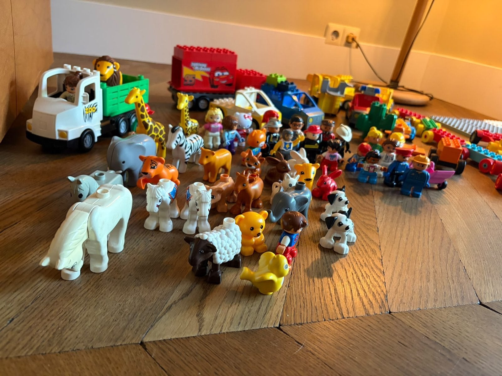 Grote Duplo collectie met dieren, voertuigen en grondplaten, Kinderen en Baby's, Inclusief minifiguren, Gebruikt, Overige thema's