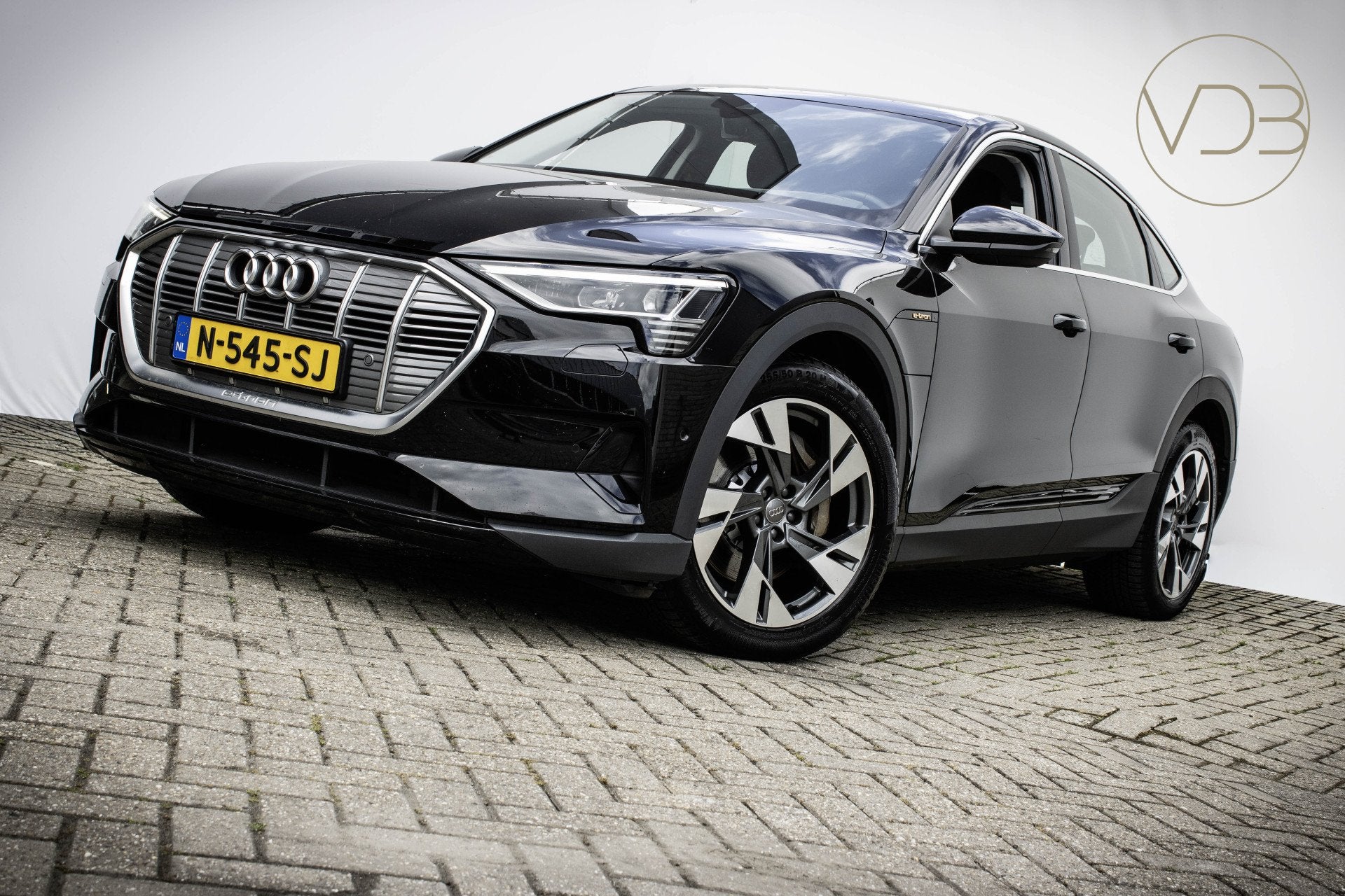 Audi e-tron Sportback 55 SOH 93% 20inch Origineel NL 1e Eige, 131 €/maand, Stof, Zwart, Zwart