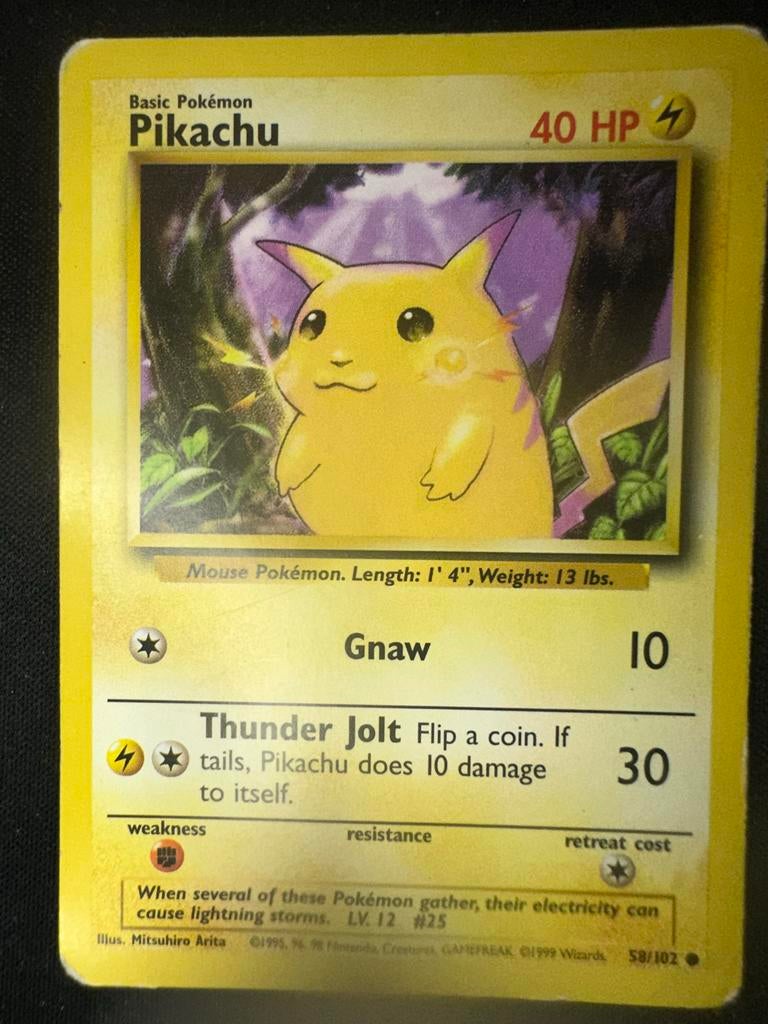 Pikachu 58/102 Base Set, Hobby en Vrije tijd, Verzamelkaartspellen | Pokémon, Ophalen of Verzenden, Gebruikt, Losse kaart
