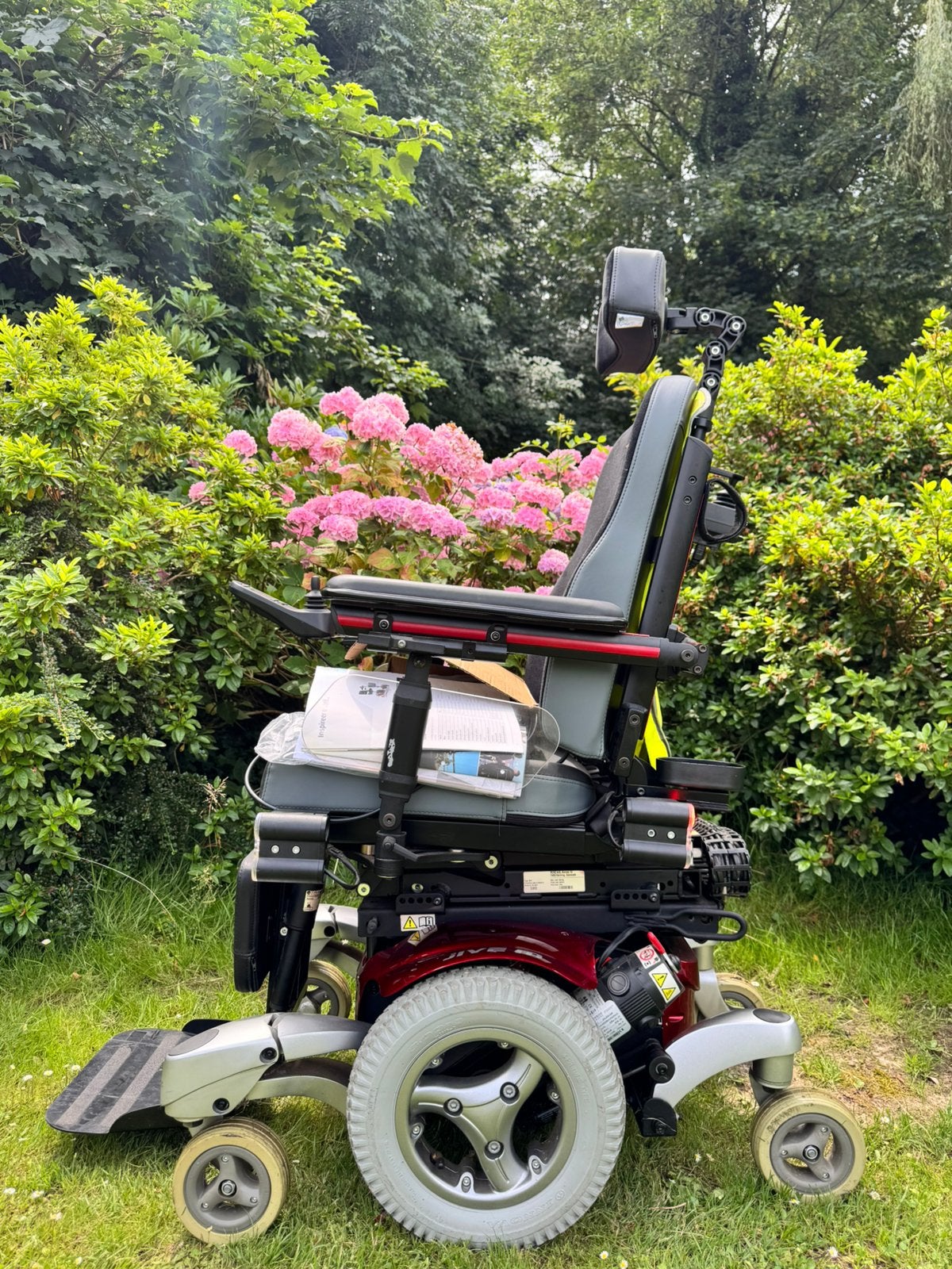 Bijna Nieuwe elektrische Rolwagen quickie Jive M rolstoel, Diversen, Ophalen of Verzenden, Zo goed als nieuw, Elektrische rolstoel