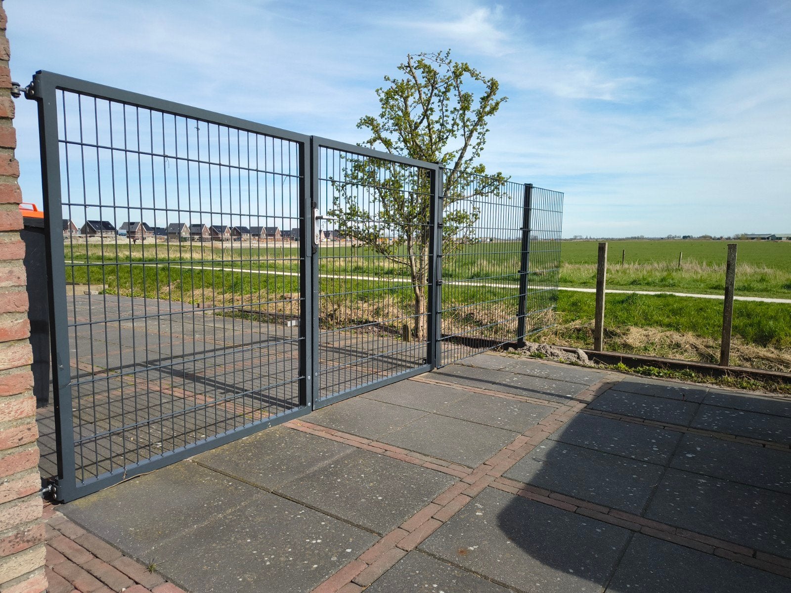 Dubbel staafmat hekwerk met poort - 5 meter, Tuin en Terras, Ophalen, Met poort, Dubbelstaafmat hekwerk, Zo goed als nieuw