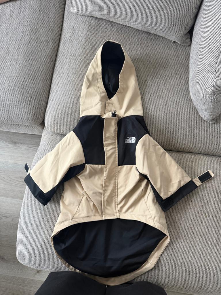 Waterproof dog raincoat, Dieren en Toebehoren, Ophalen of Verzenden, Zo goed als nieuw