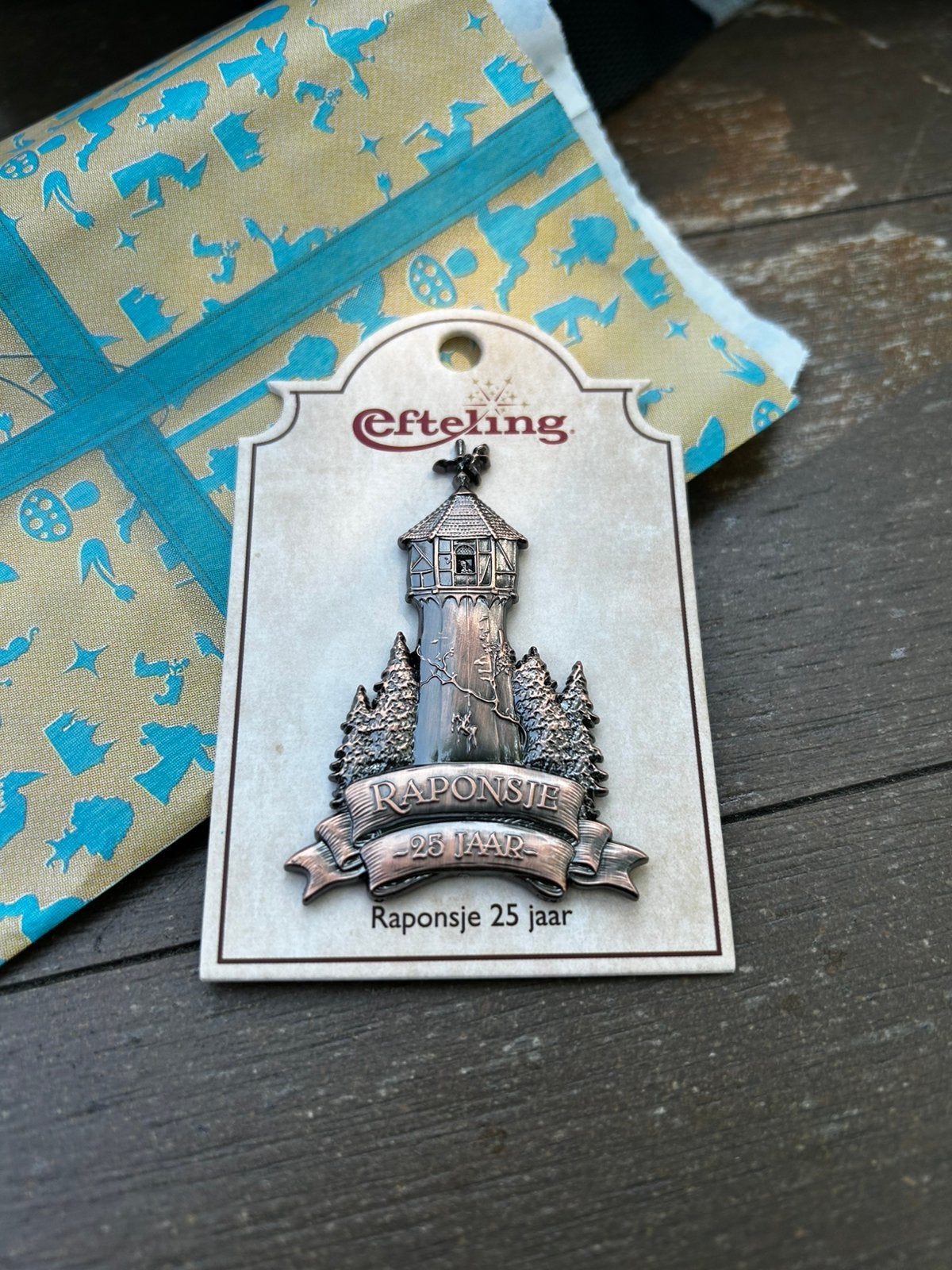 Raponsje 25 jaar pin, Verzamelen, Efteling, Ophalen of Verzenden, Nieuw, Button of Speldje