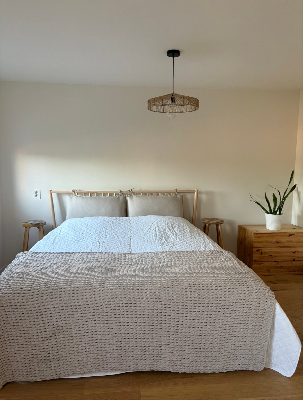 BJÖRKSNÄS bedframe en lattenbodem met verstelbare hoofdeinde, Ophalen, Verstelbaar, Tweepersoons, Zo goed als nieuw