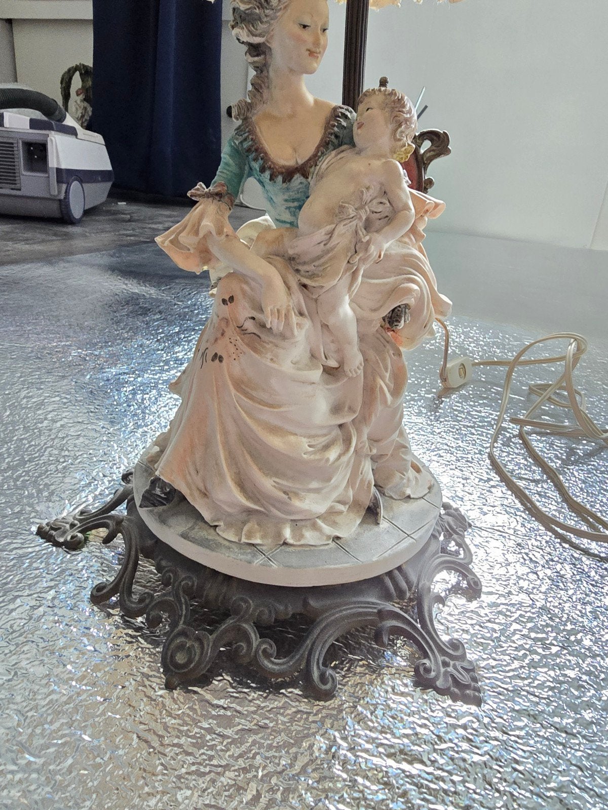 Twee Vintage Tafellampen: Paard en Dame met Kind, Antiek en Kunst, Ophalen