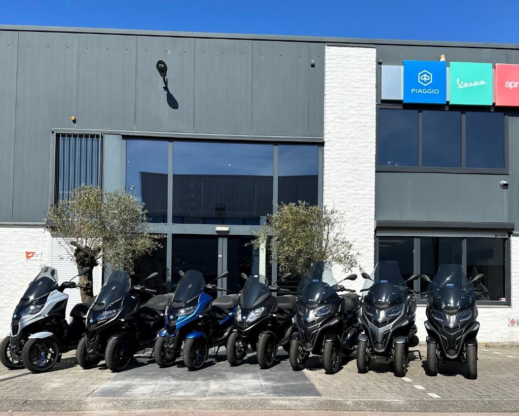 PIAGGIO MP3 310 HPE 2025,  DIRECT LEVERBAAR,OFFICIEEL DEALER, Scooter, Handvatverwarming, Bedrijf, 310 cc